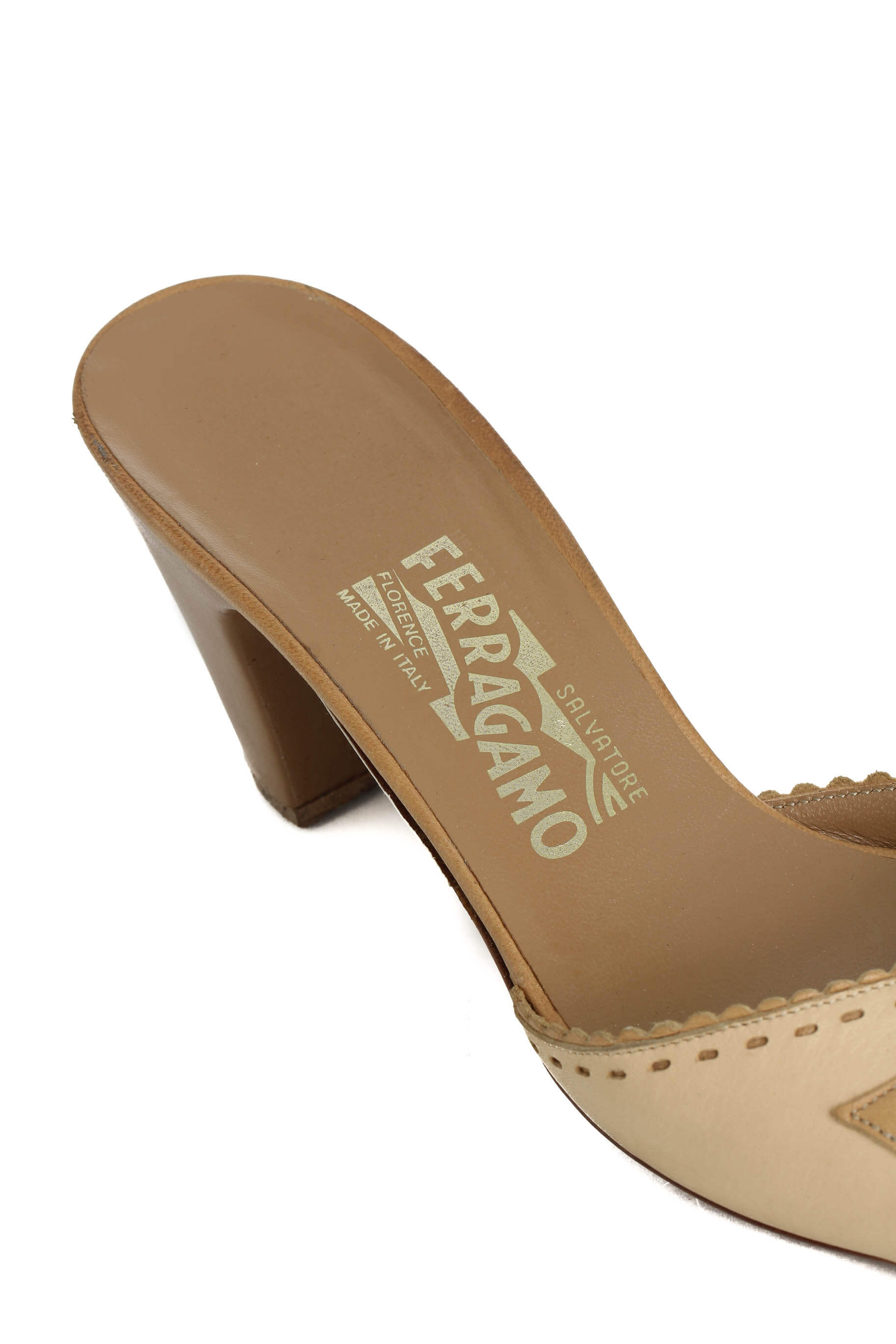 Salvatore Ferragamo, 7.5 USA
