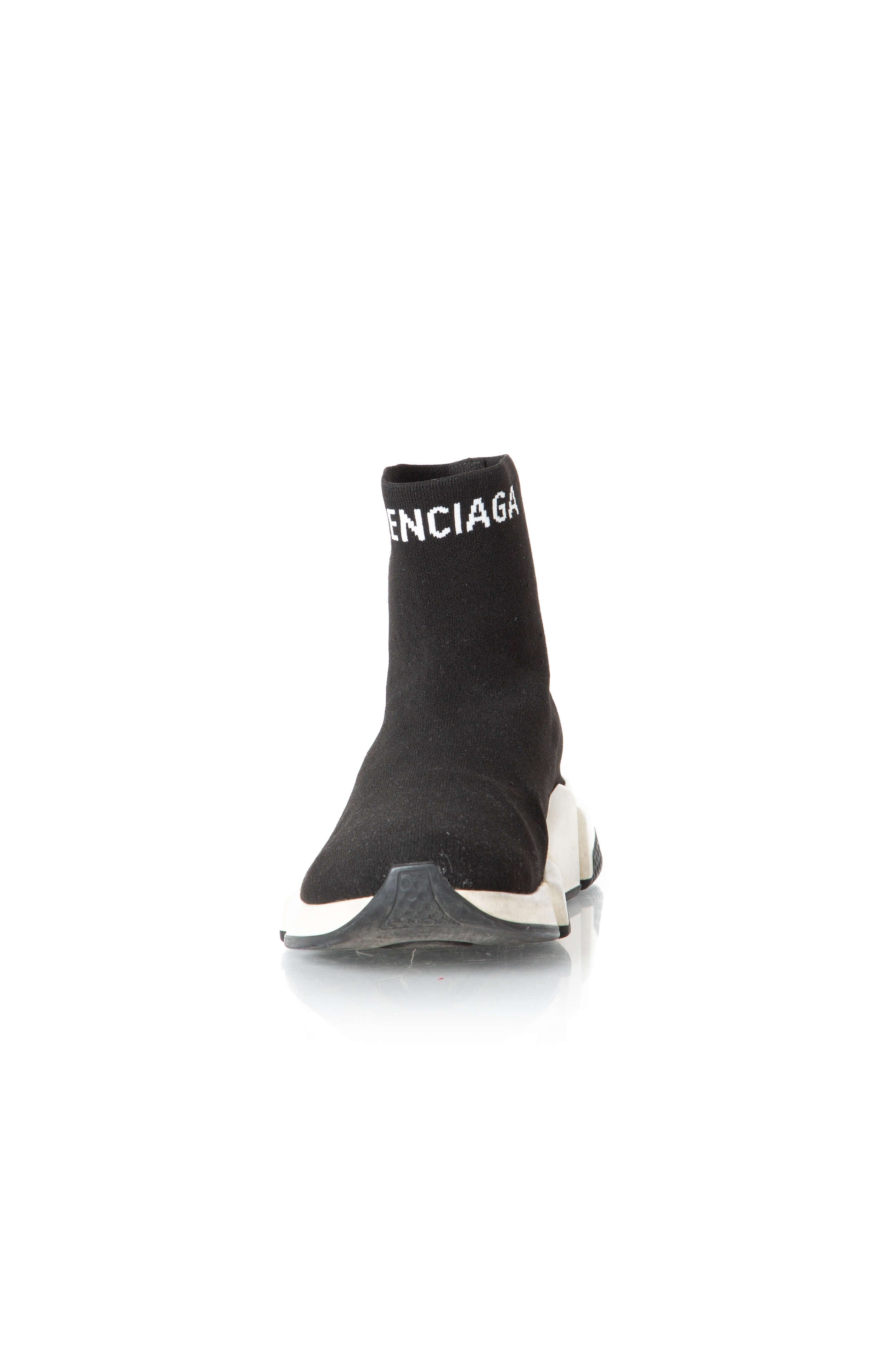 Balenciaga, 8 USA