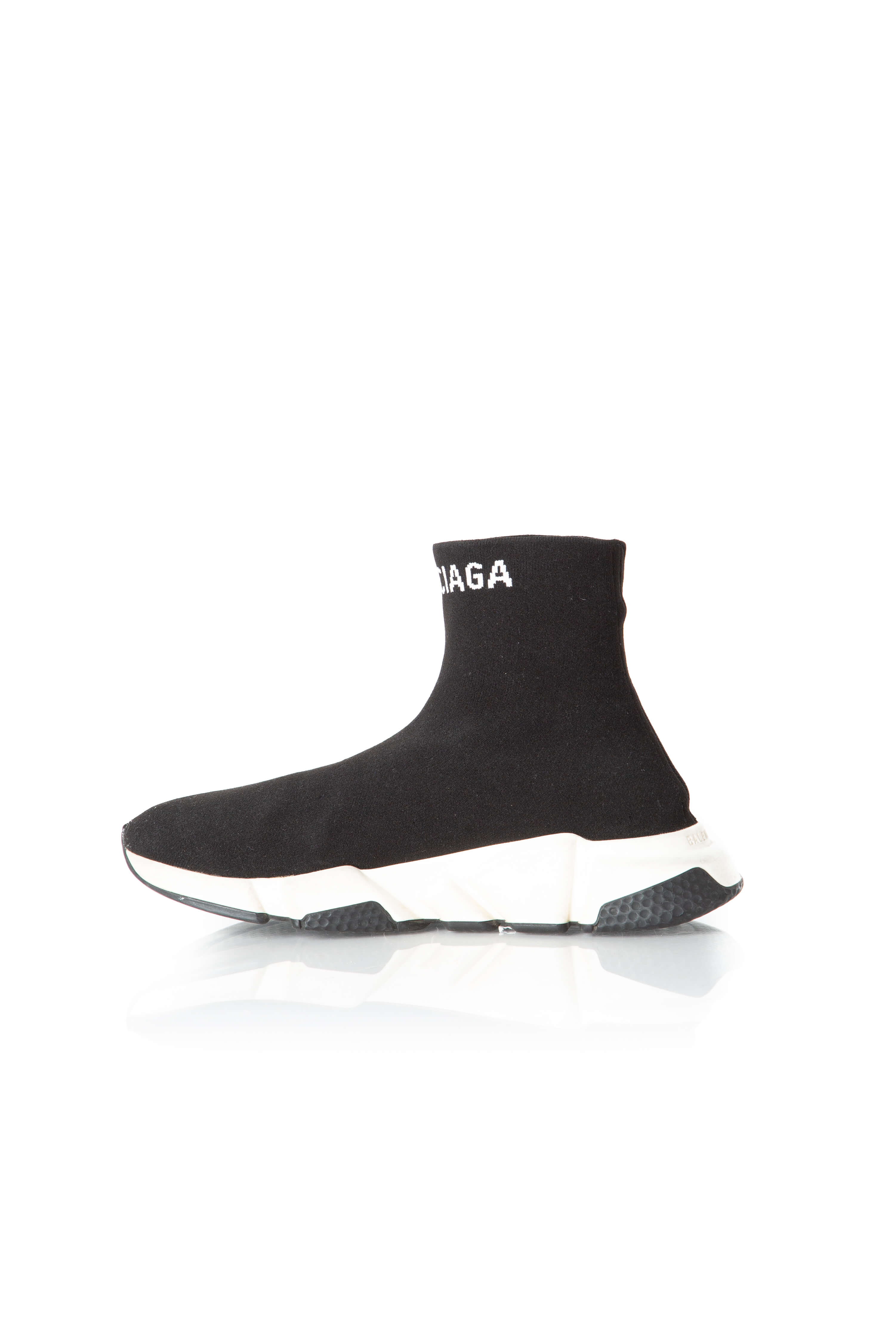 Balenciaga, 8 USA