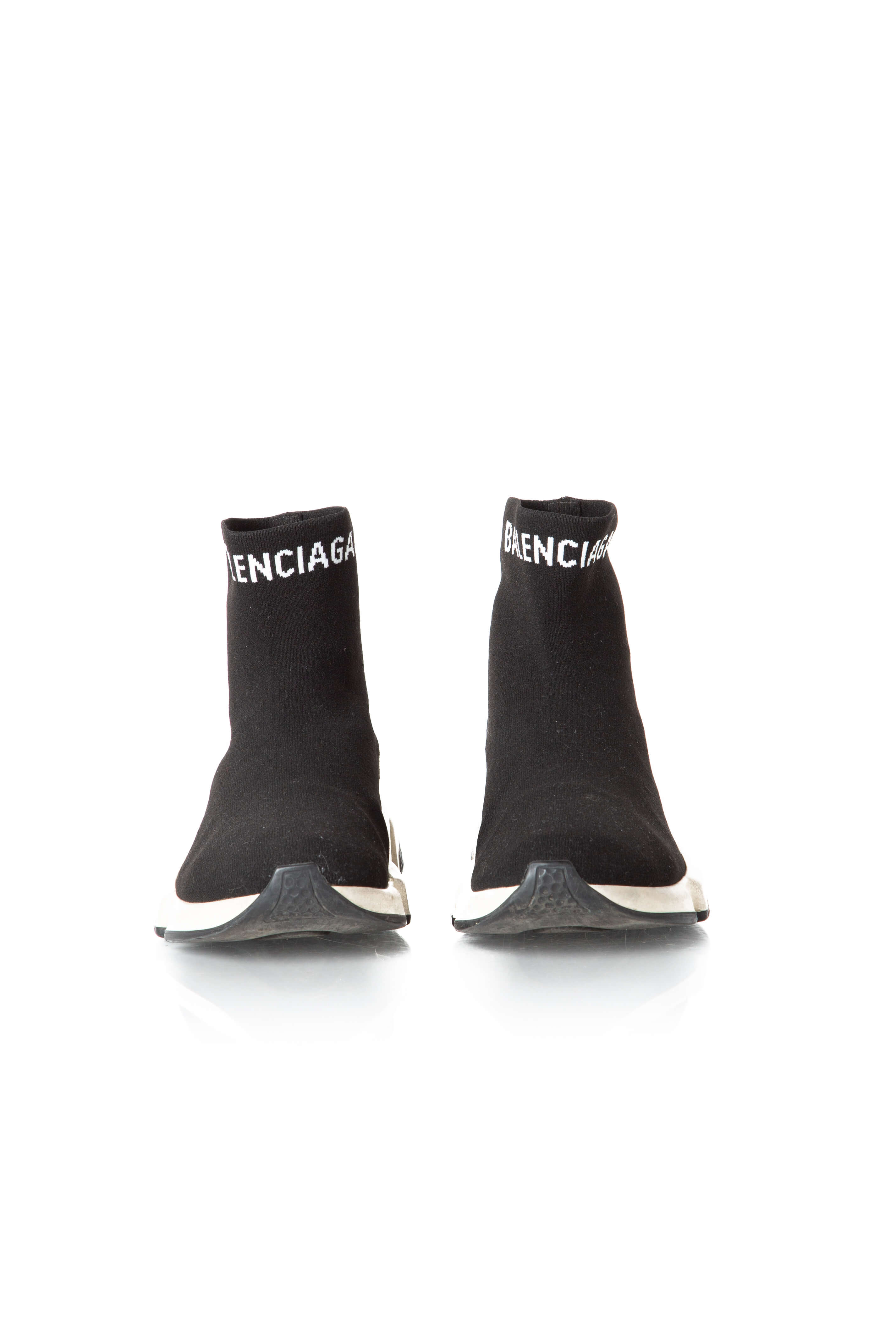 Balenciaga, 8 USA
