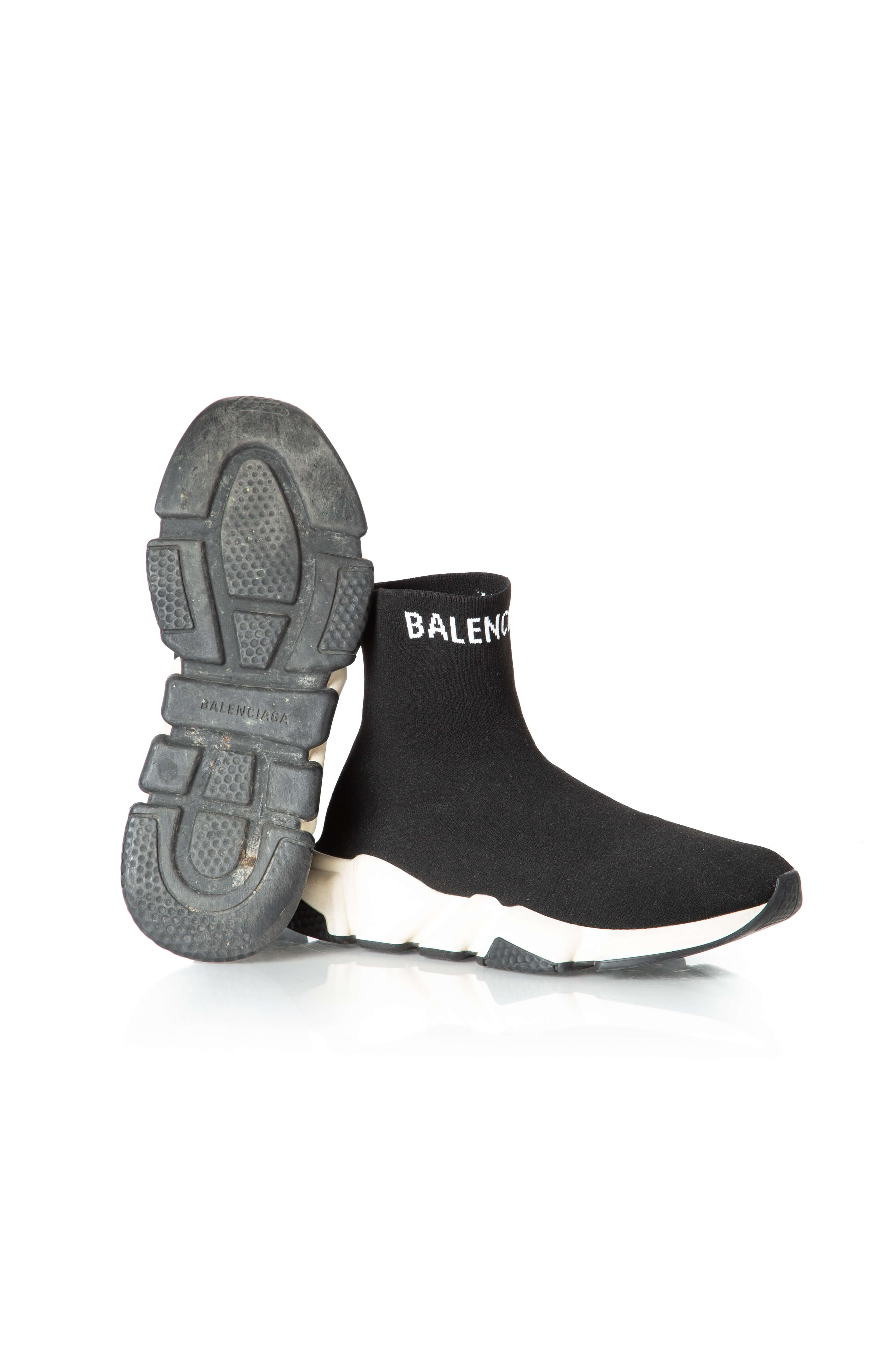 Balenciaga, 8 USA