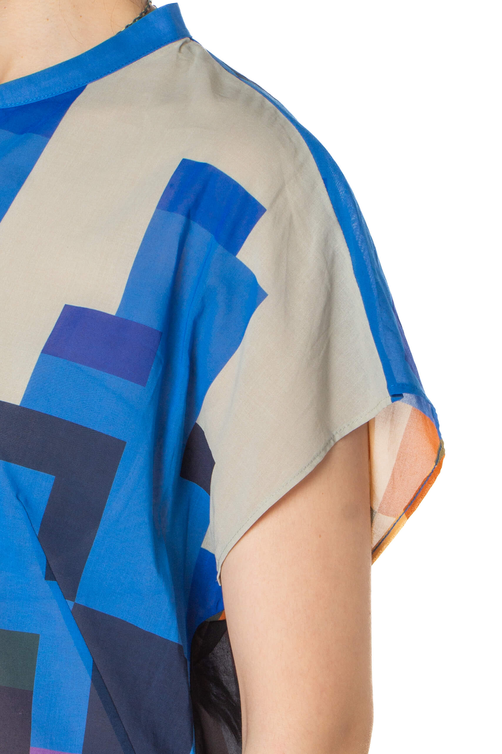 Akris Punto, Talla 8