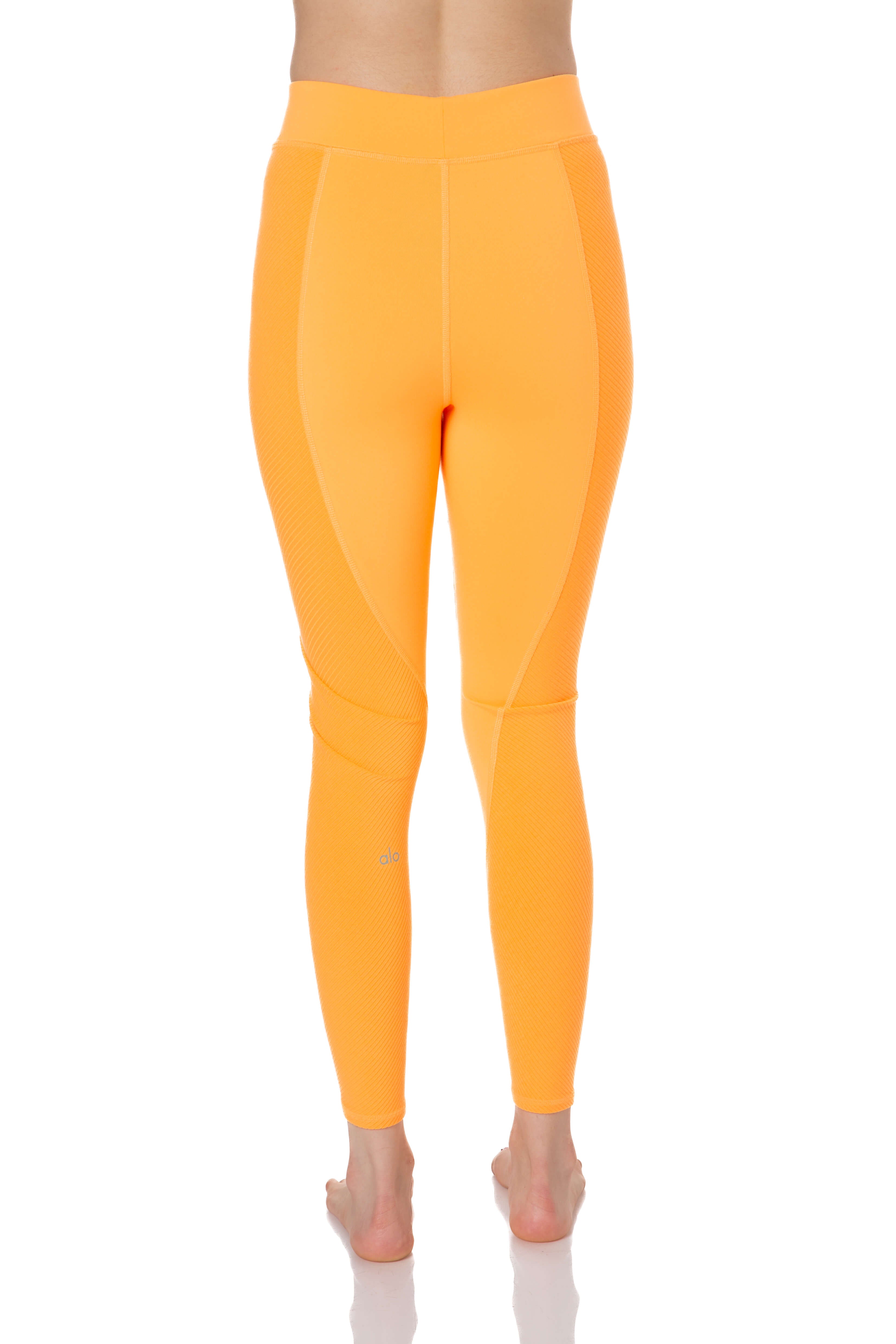 Alo Yoga, Talla S