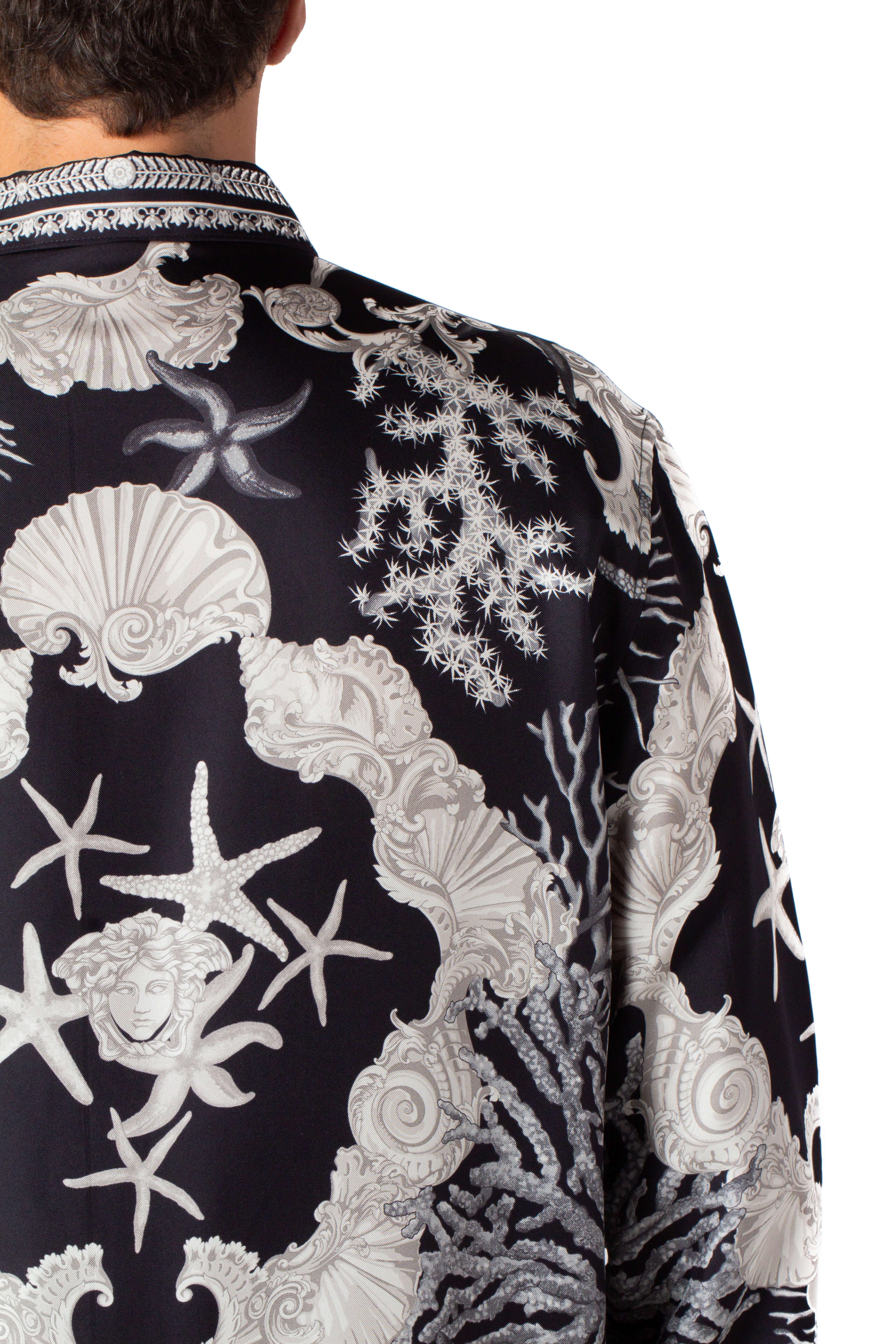 Versace, Talla L