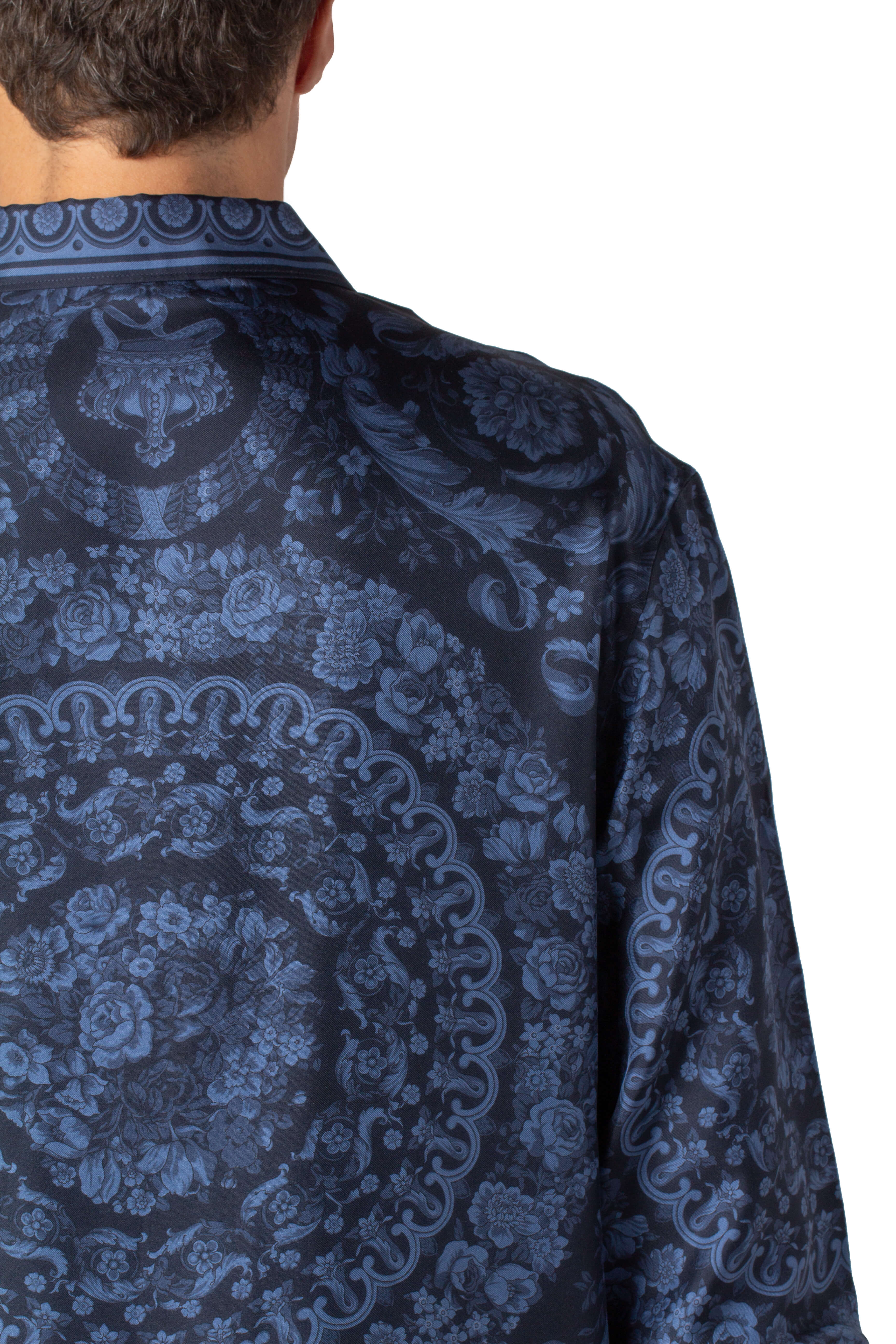 Versace, Talla L