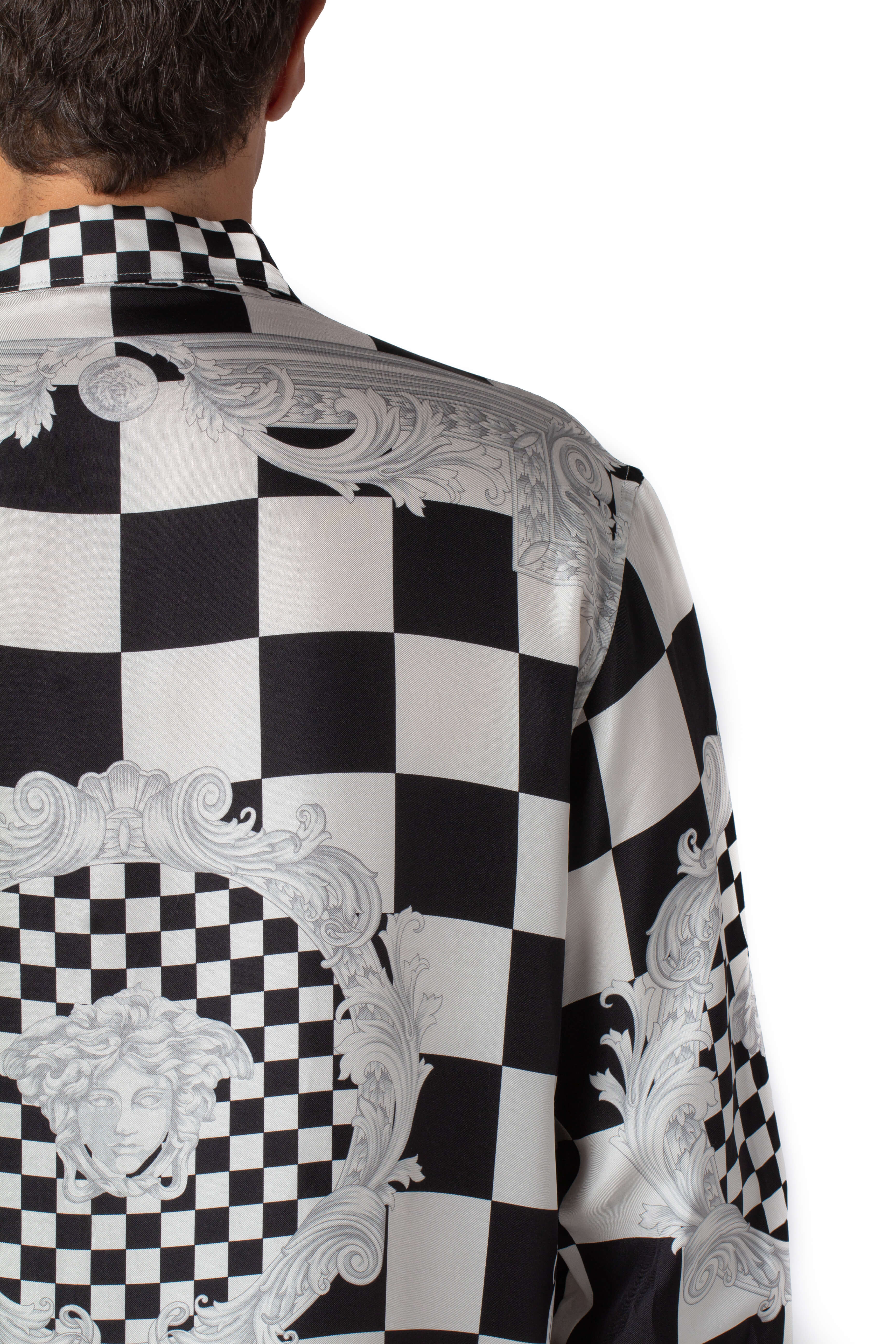 Versace, Talla L