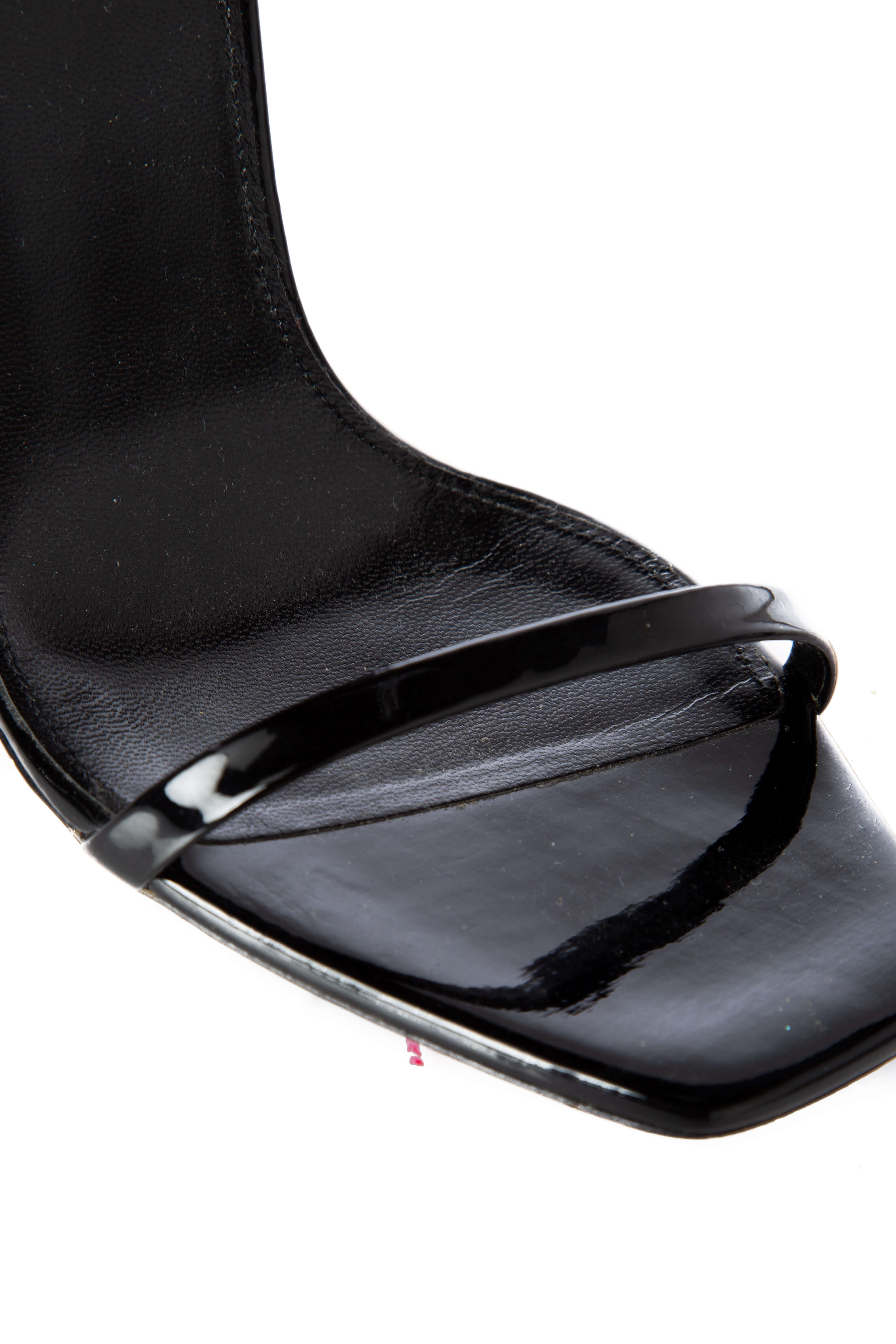Yves Saint Laurent, Talla 8.5