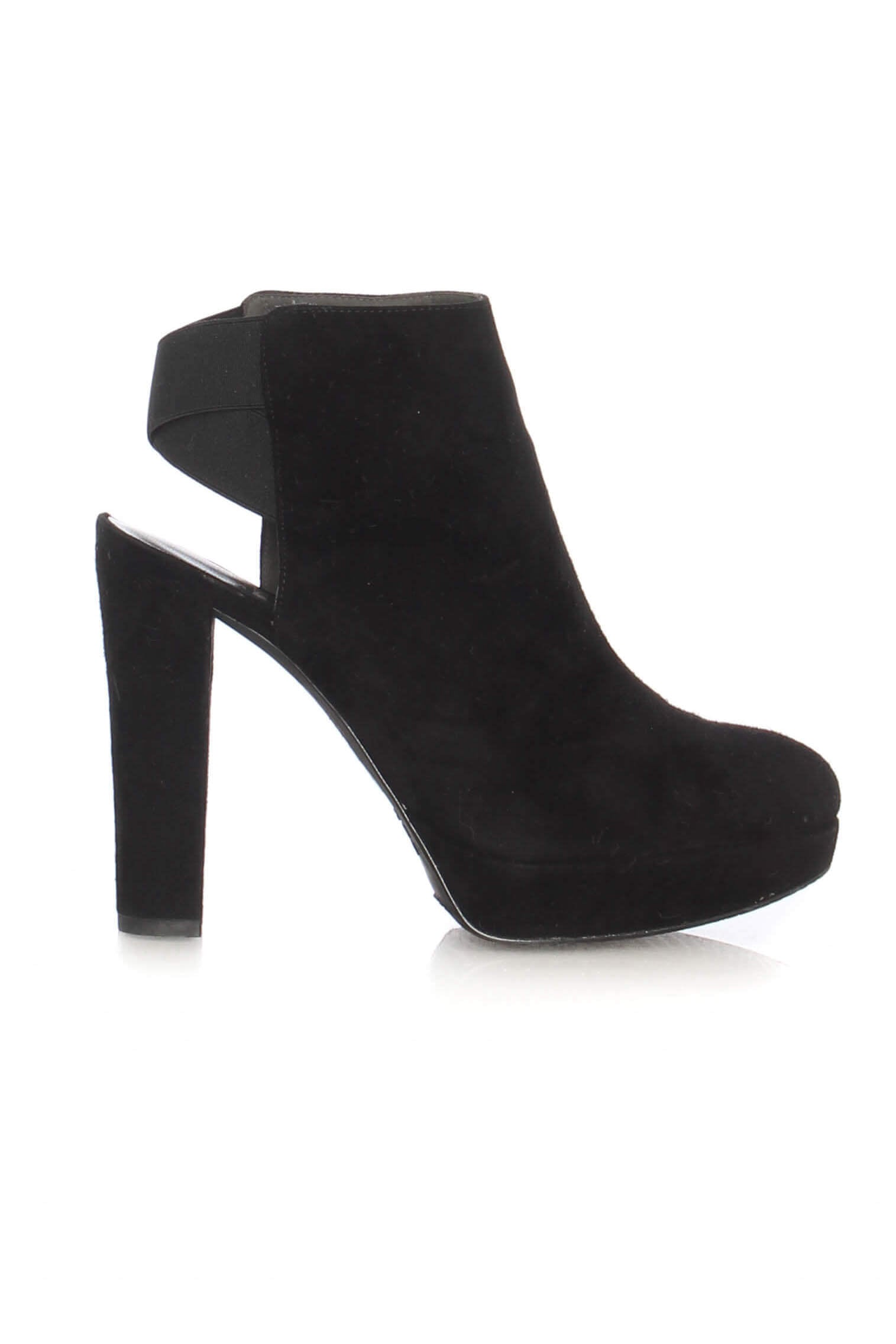 Stuart Weitzman, Talla 6