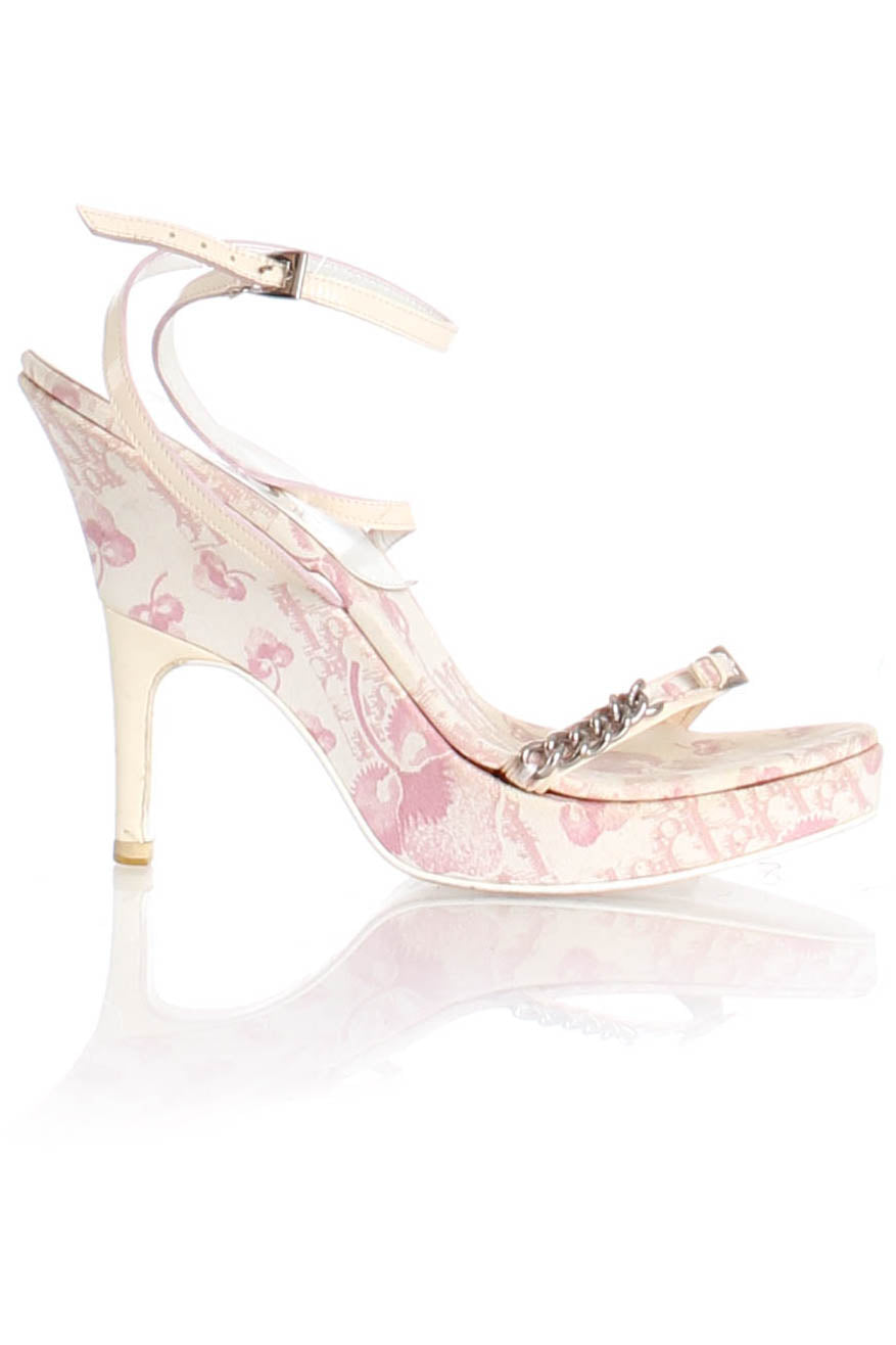 Christian Dior, 6 USA