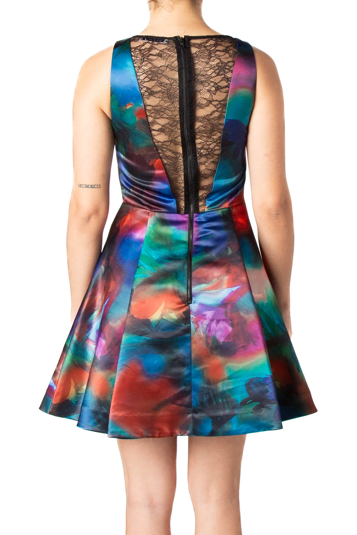 Alice + Olivia, ST