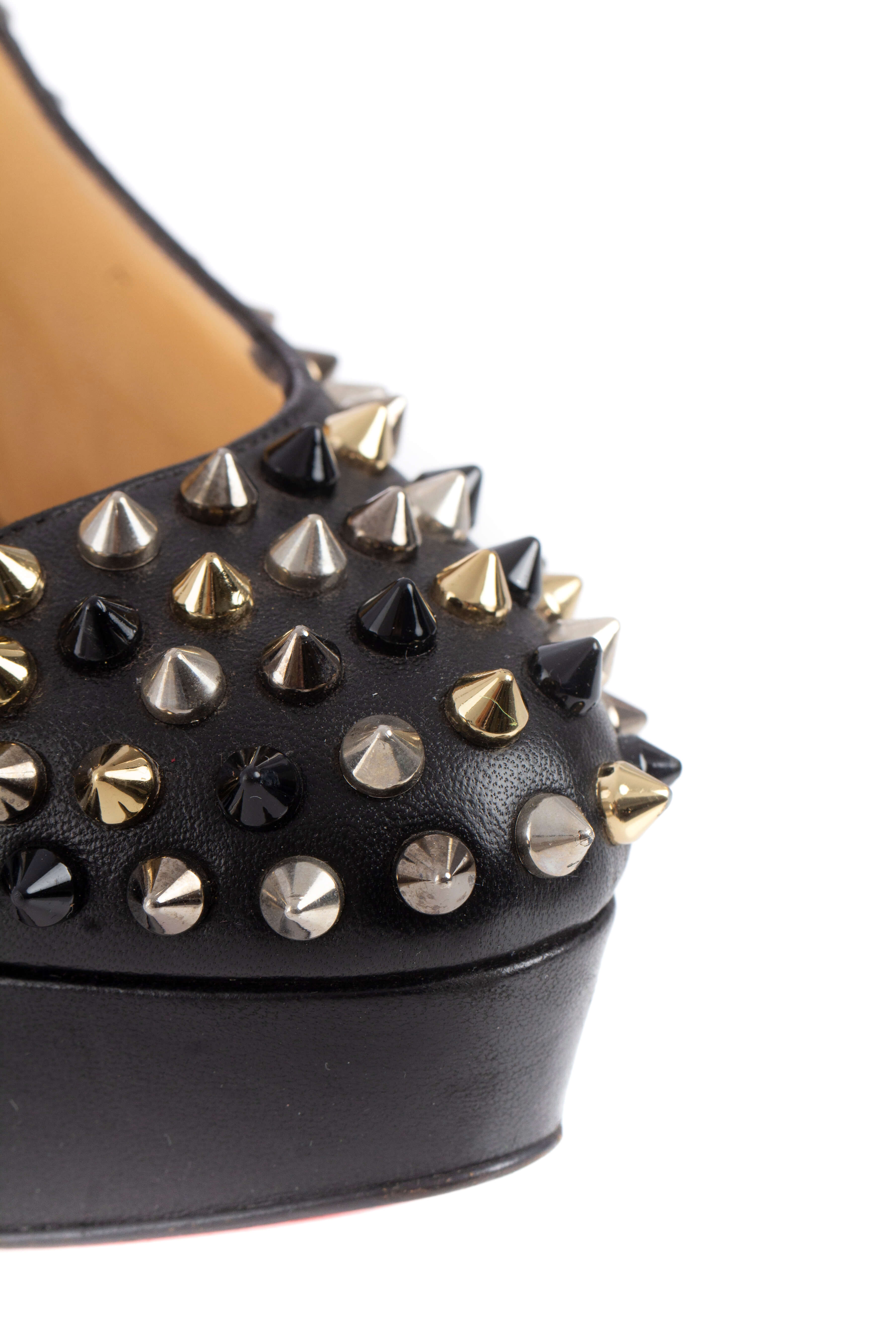 Christian Louboutin, Talla 36