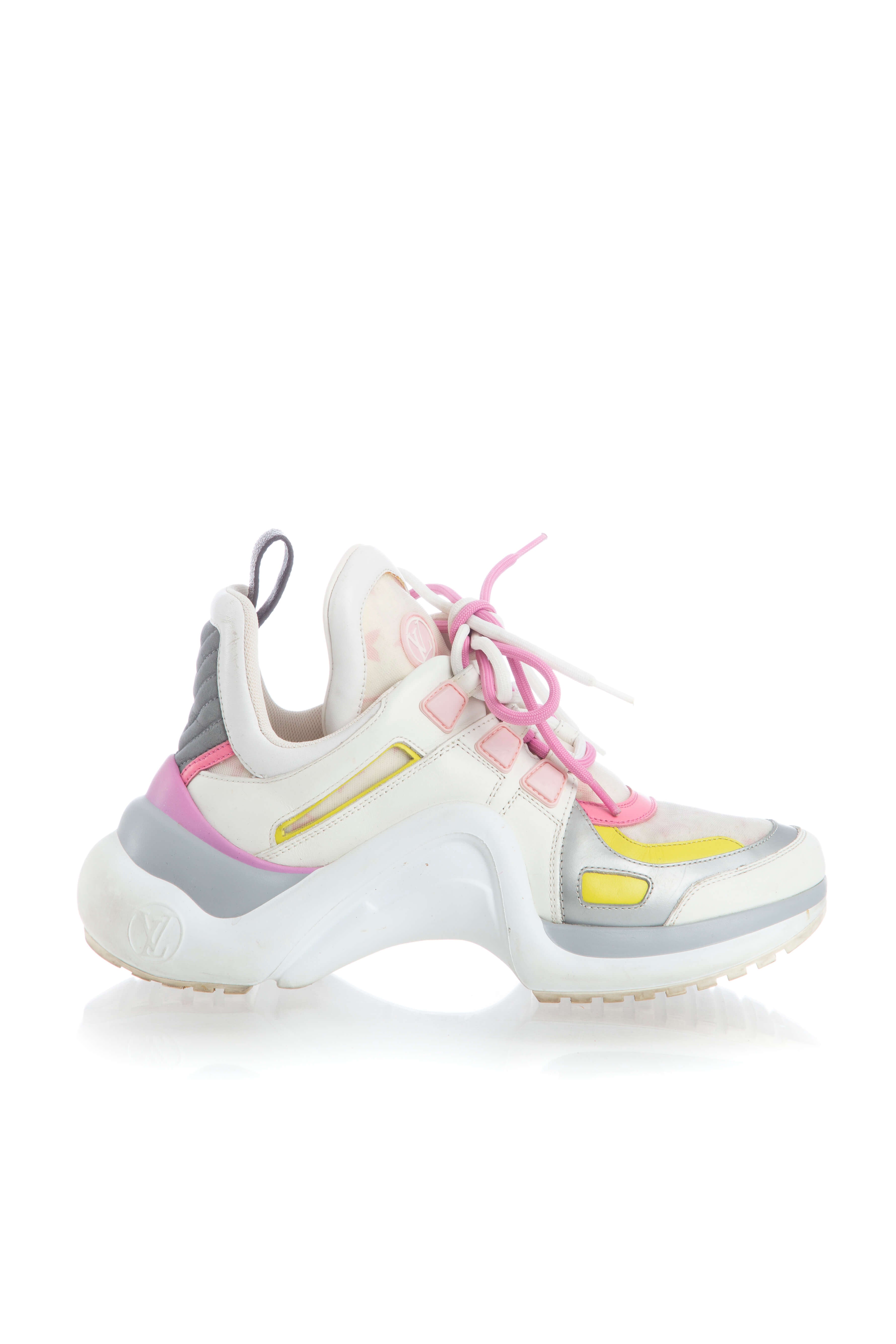 Louis Vuitton, Talla 6