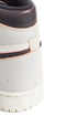 Nike, Talla 8