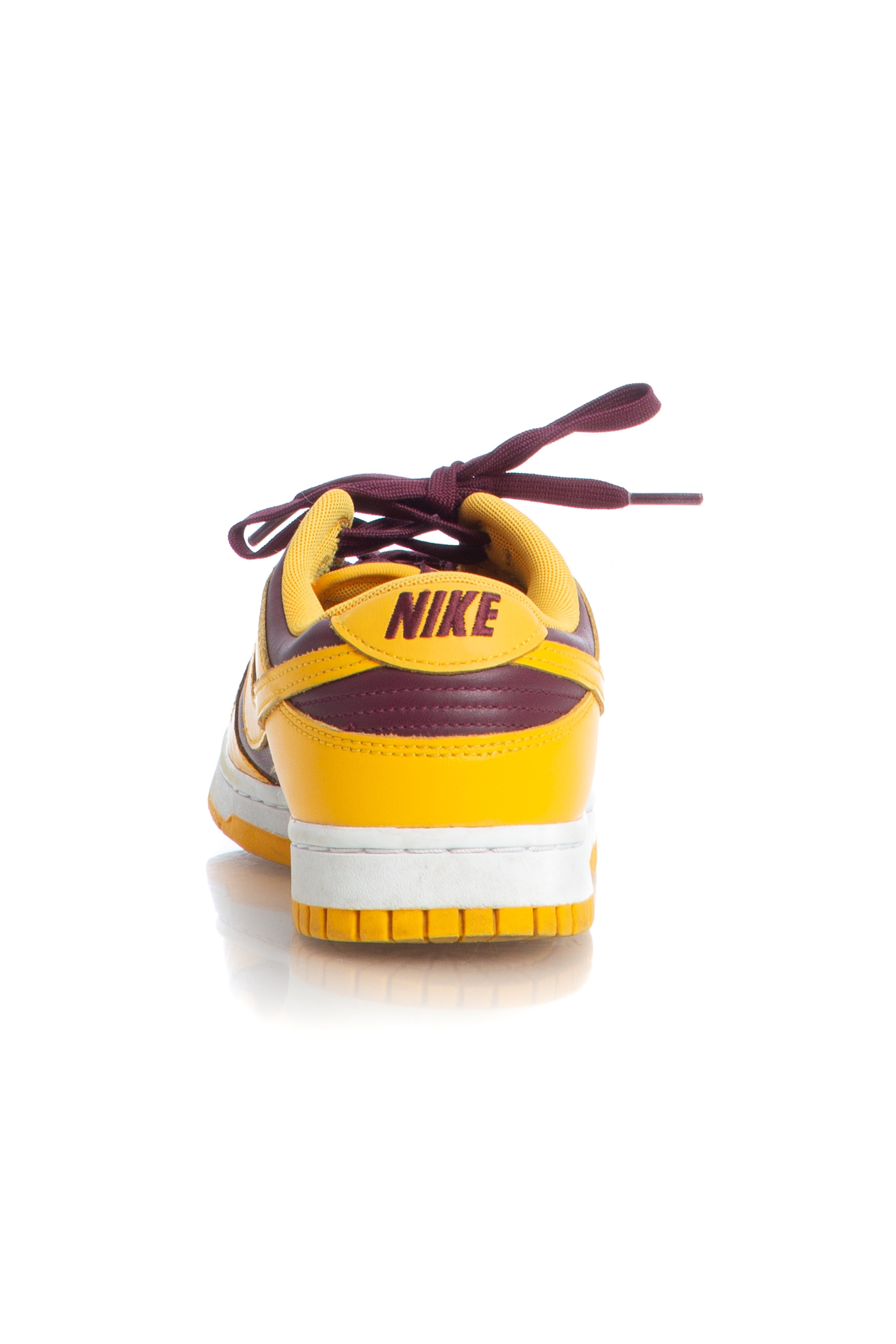 Nike, Talla 8