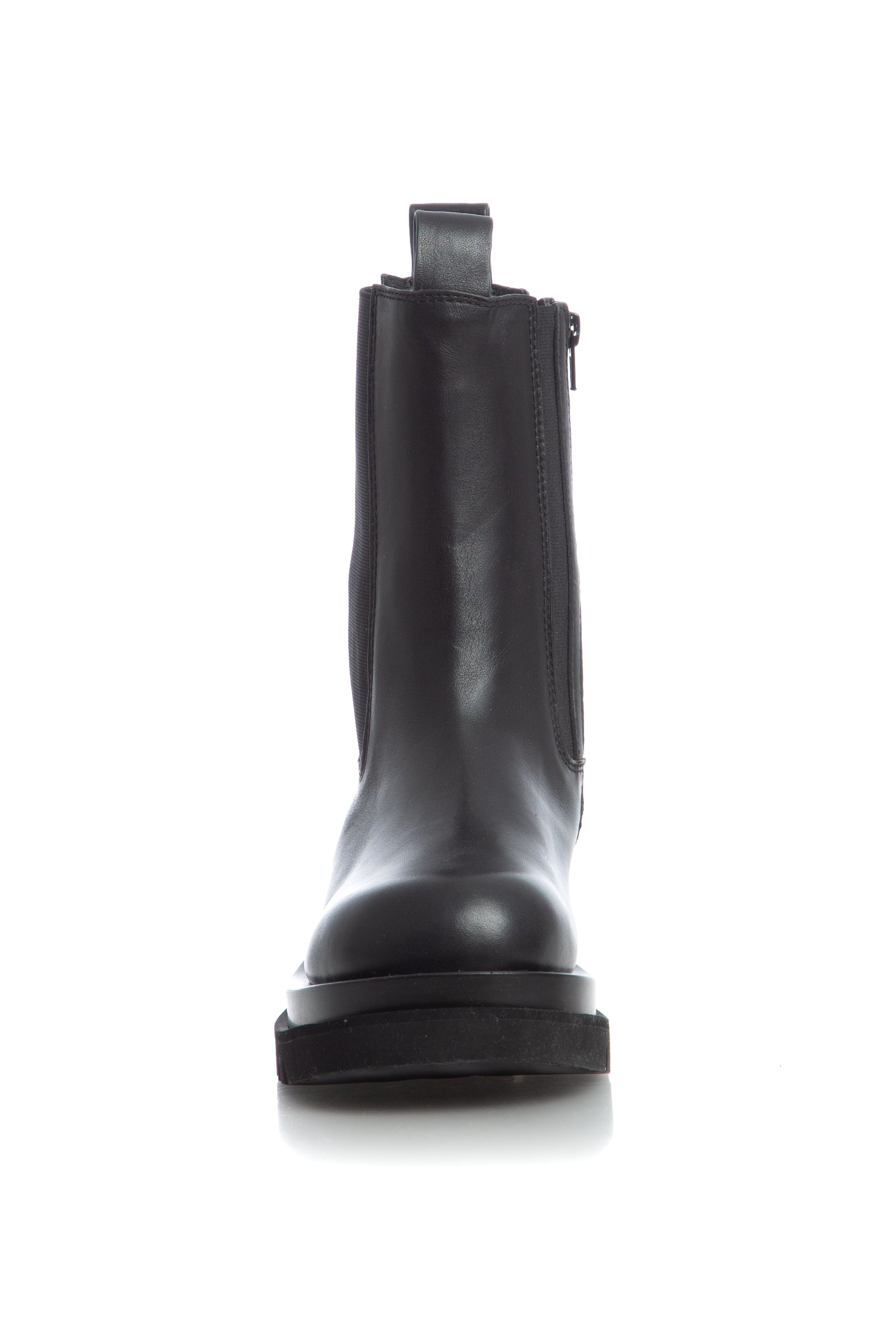 Jeffrey Campbell, Talla 9