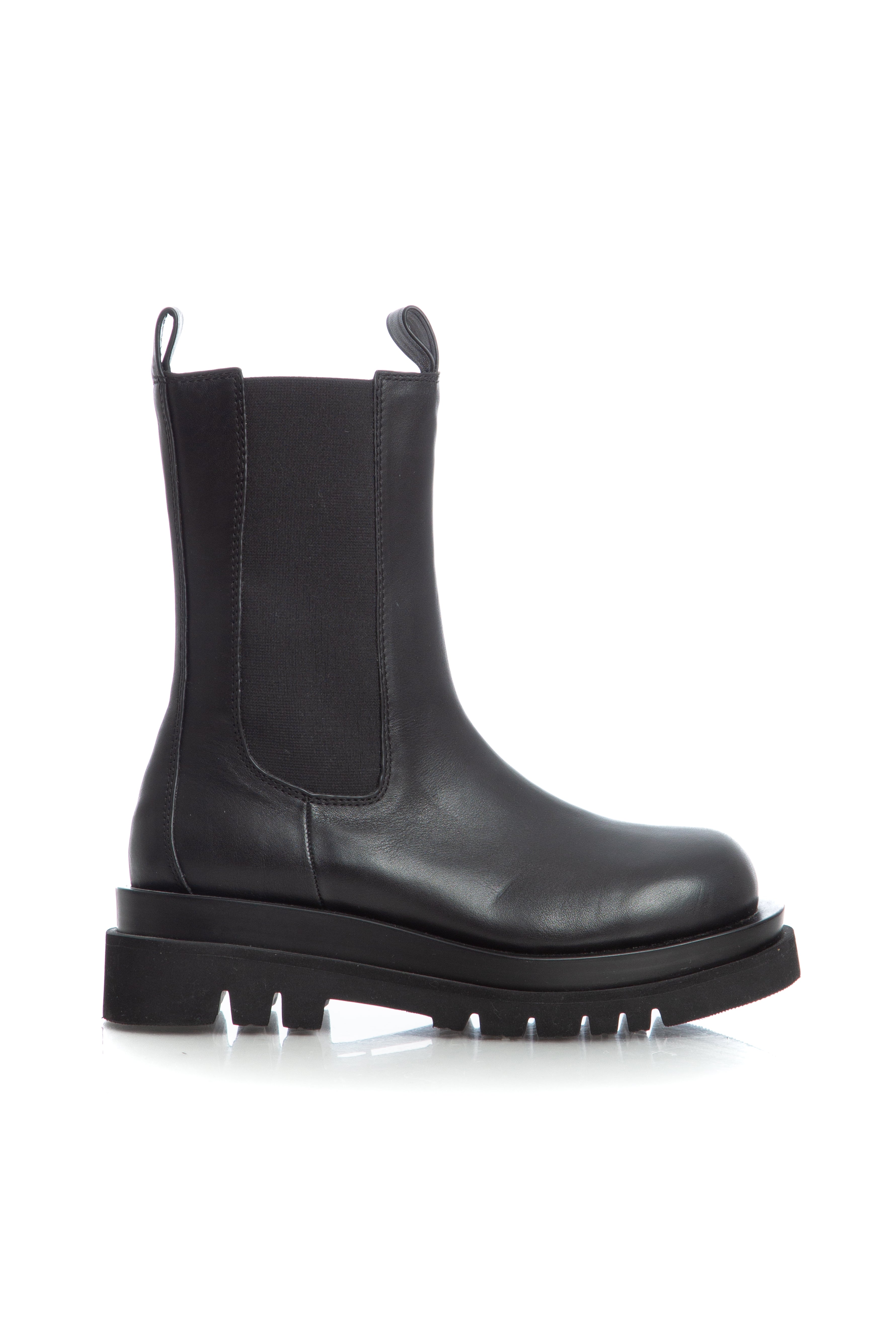 Jeffrey Campbell, Talla 9