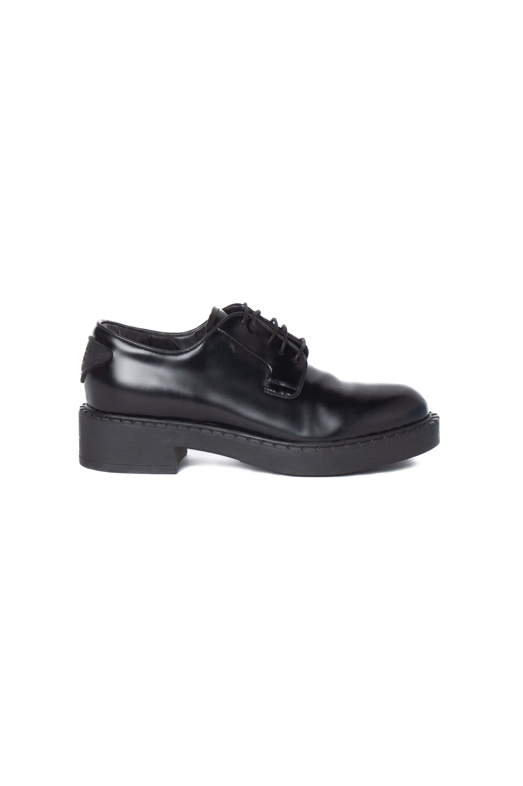 Prada, Talla 7