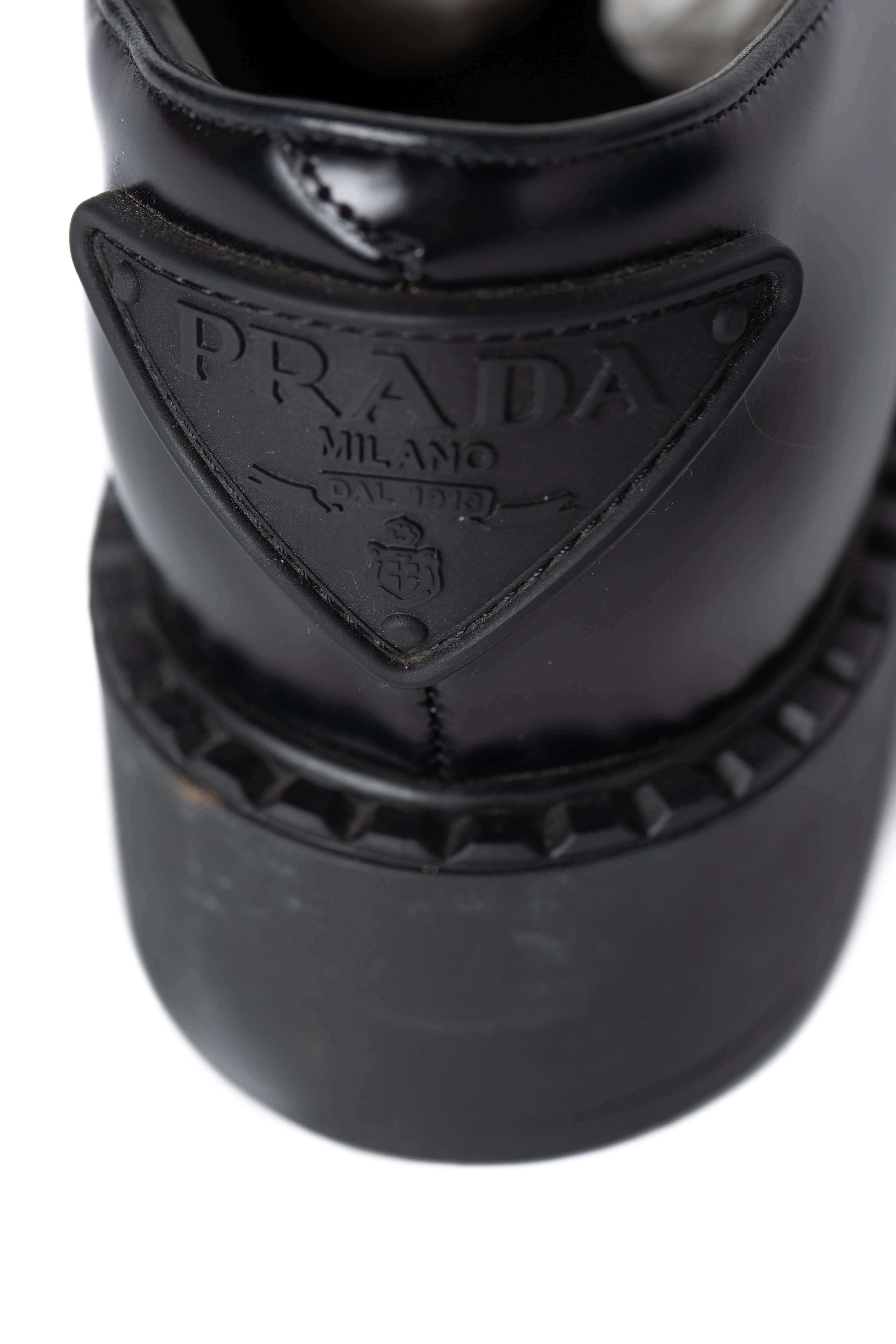 Prada, Talla 7