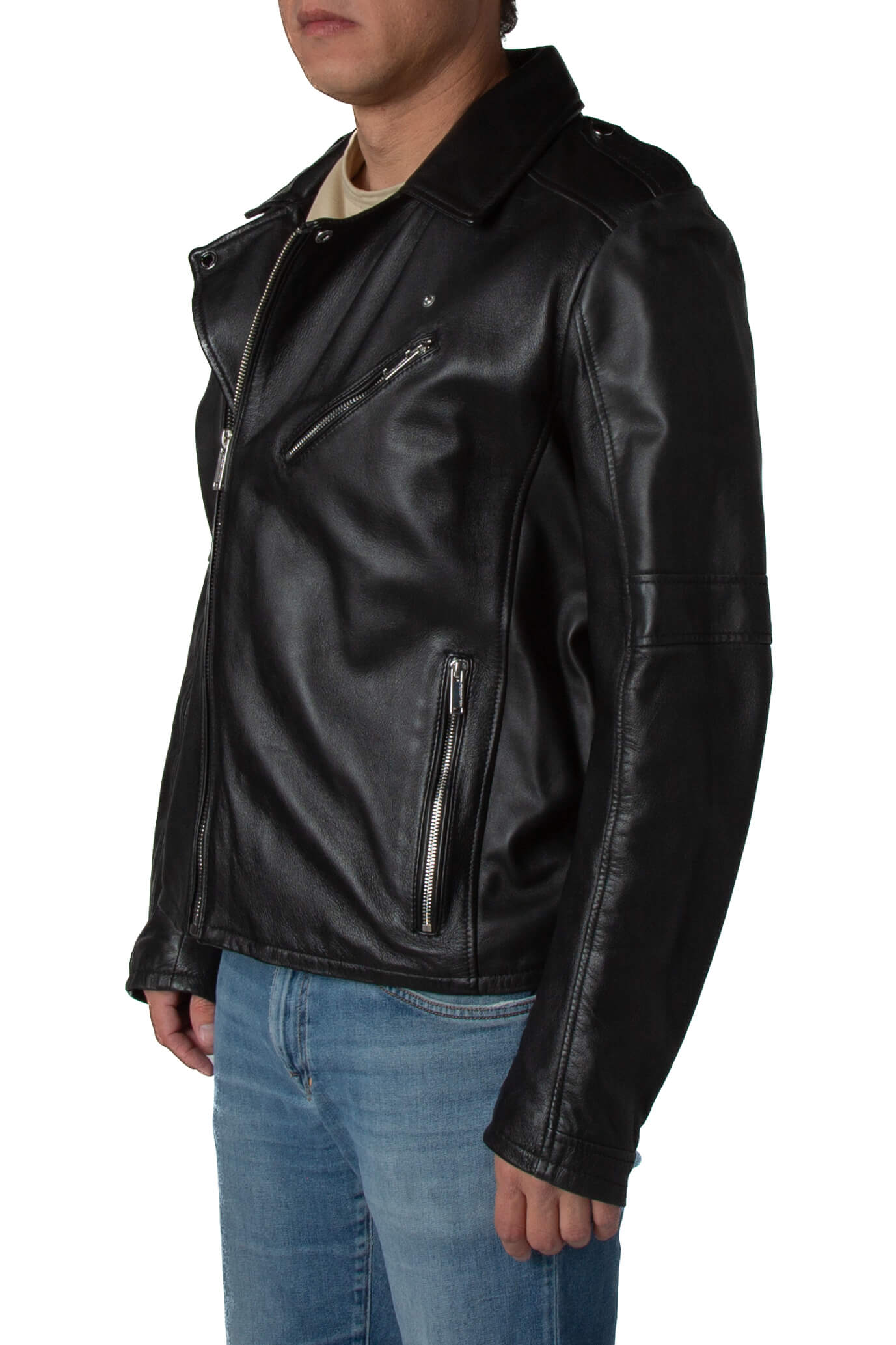 Karl Lagerfeld, Talla L
