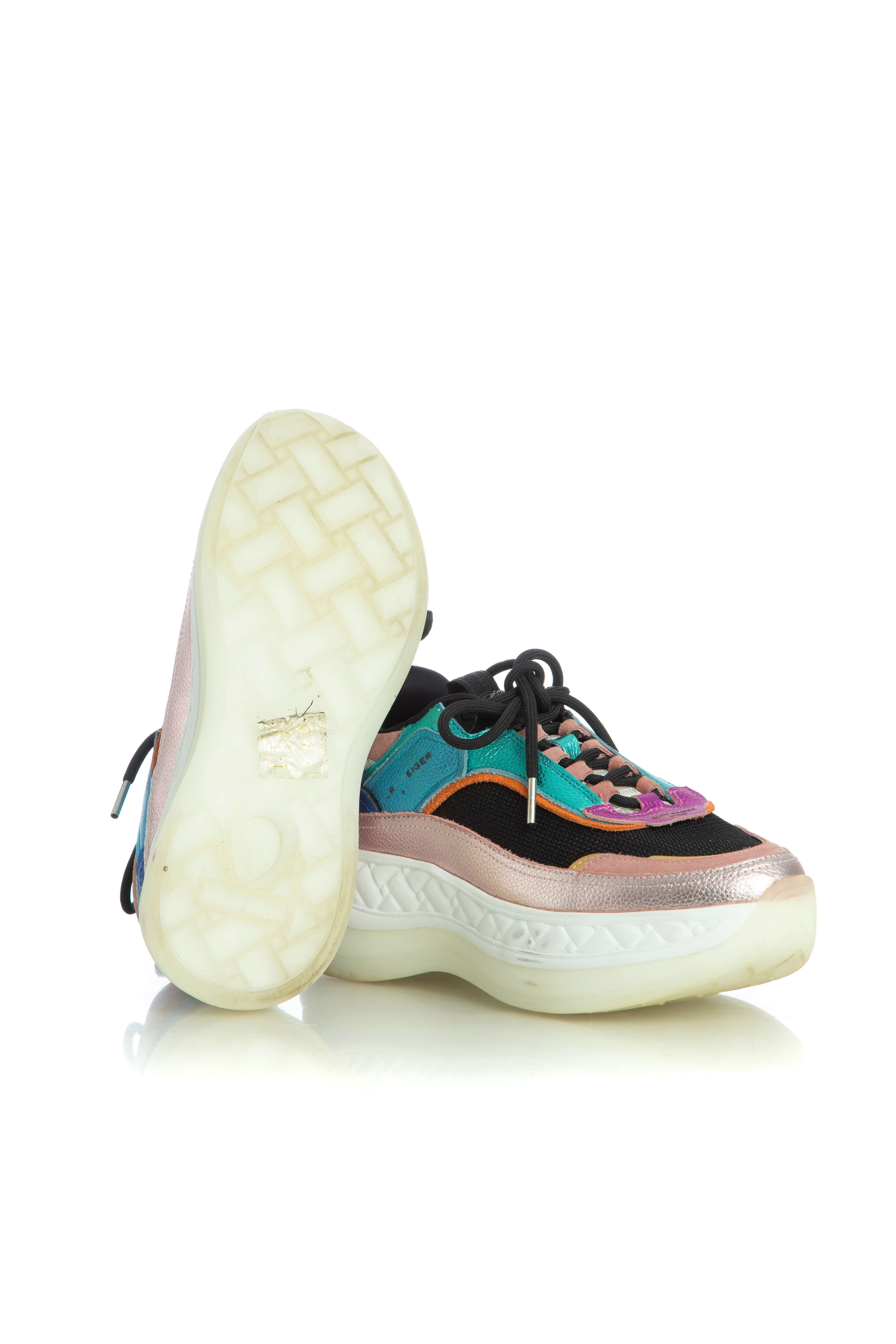 Kurt Geiger, Talla 8