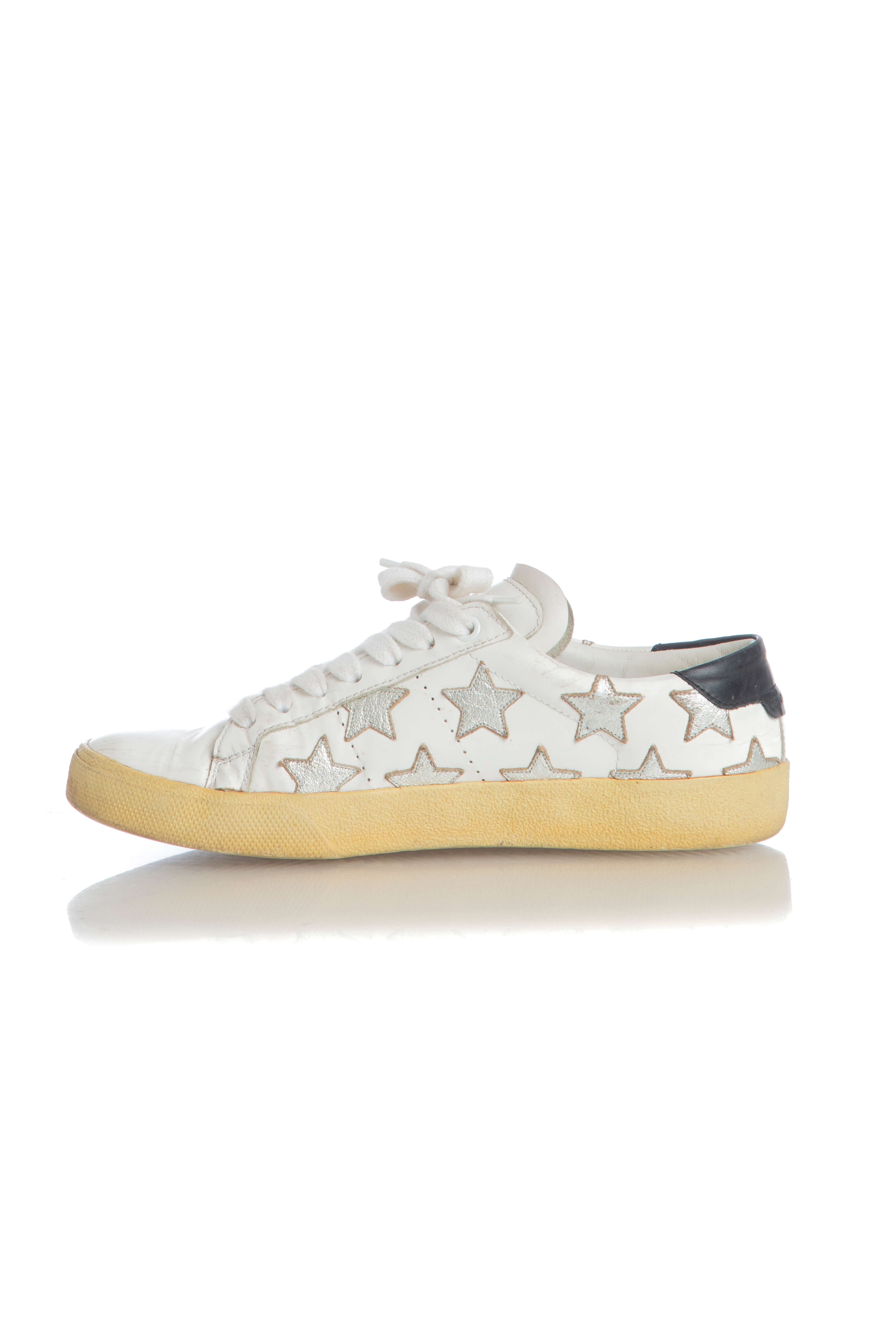 Saint Laurent, Talla 6