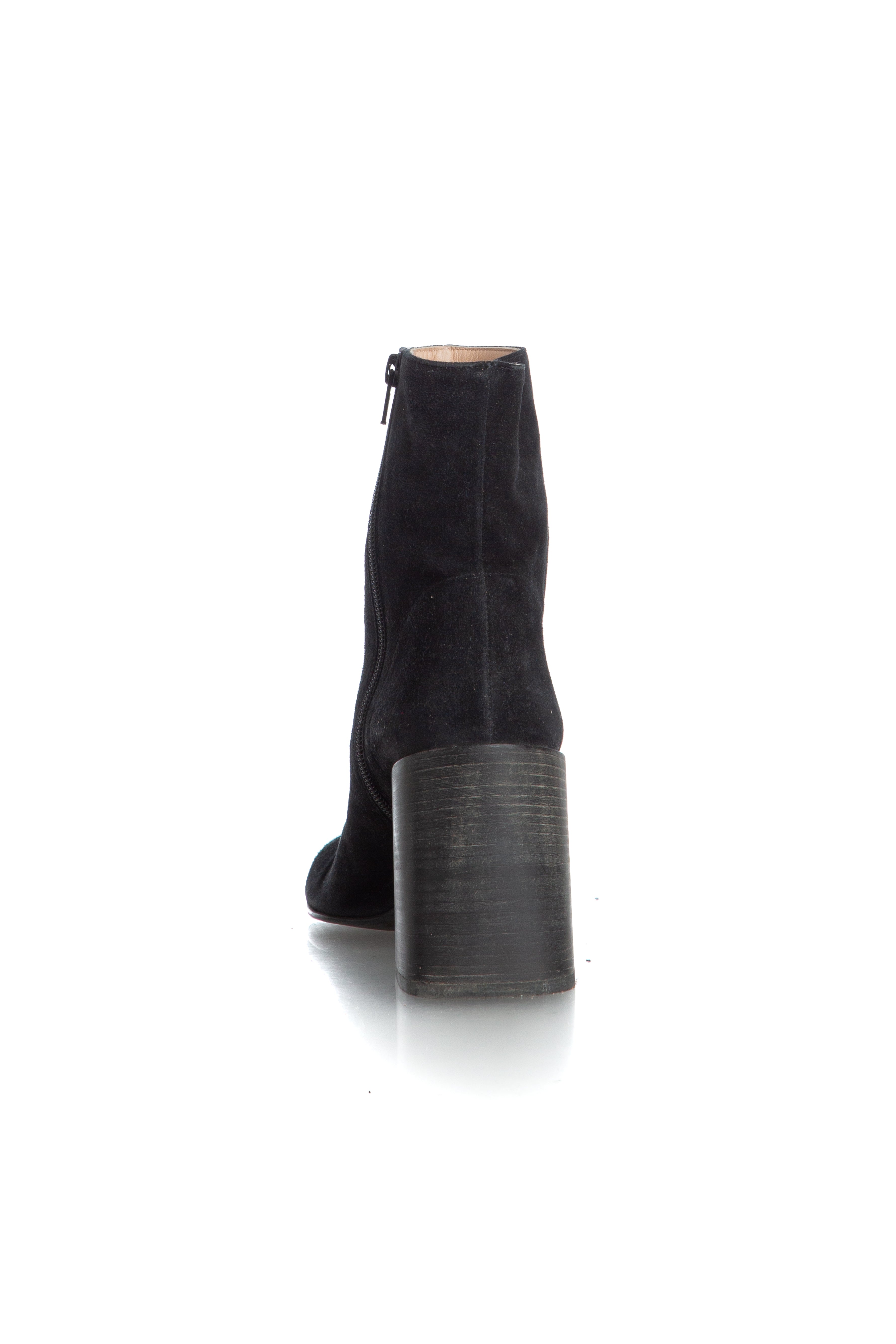 Acne Studios, 10 USA