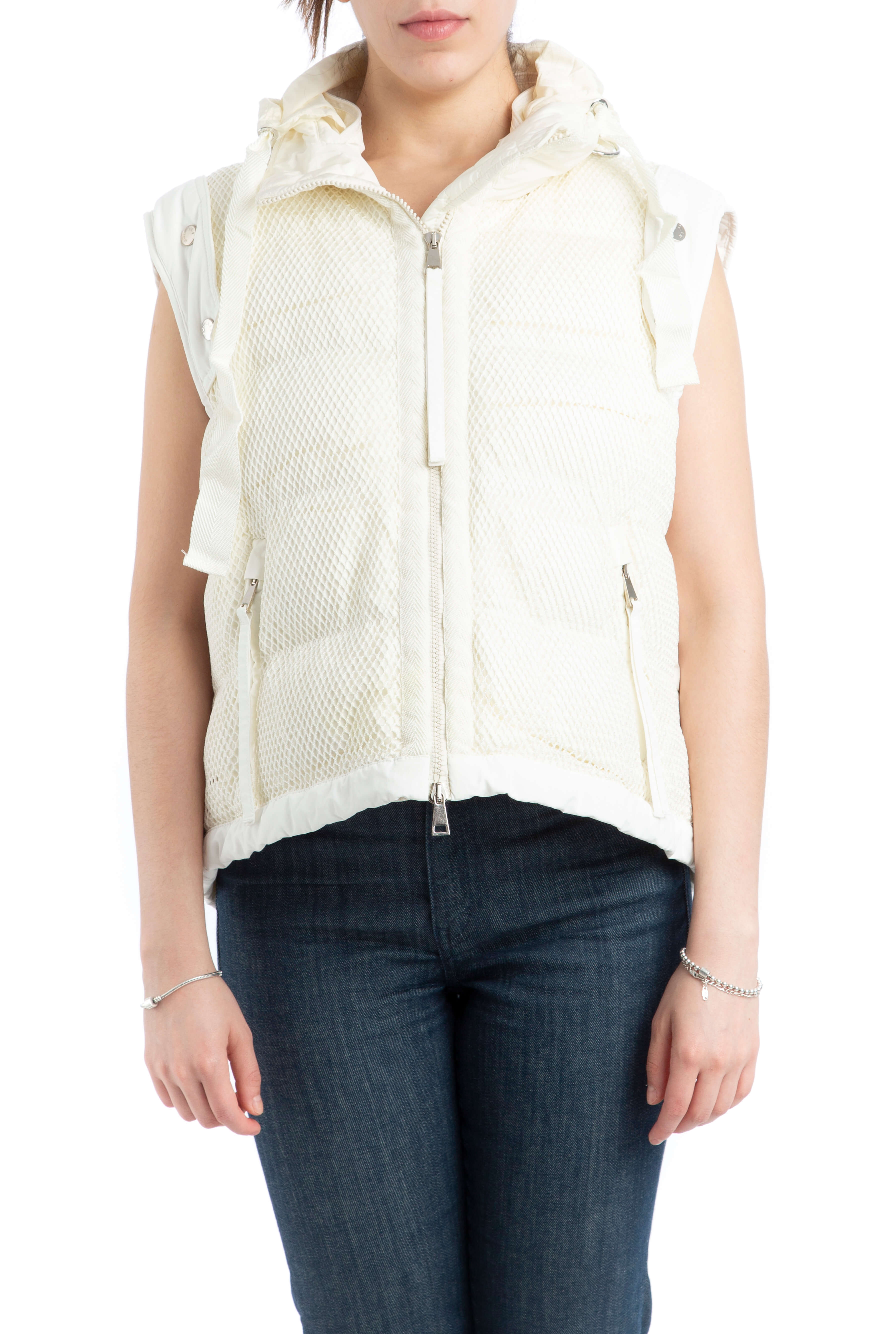 Moncler, Talla S