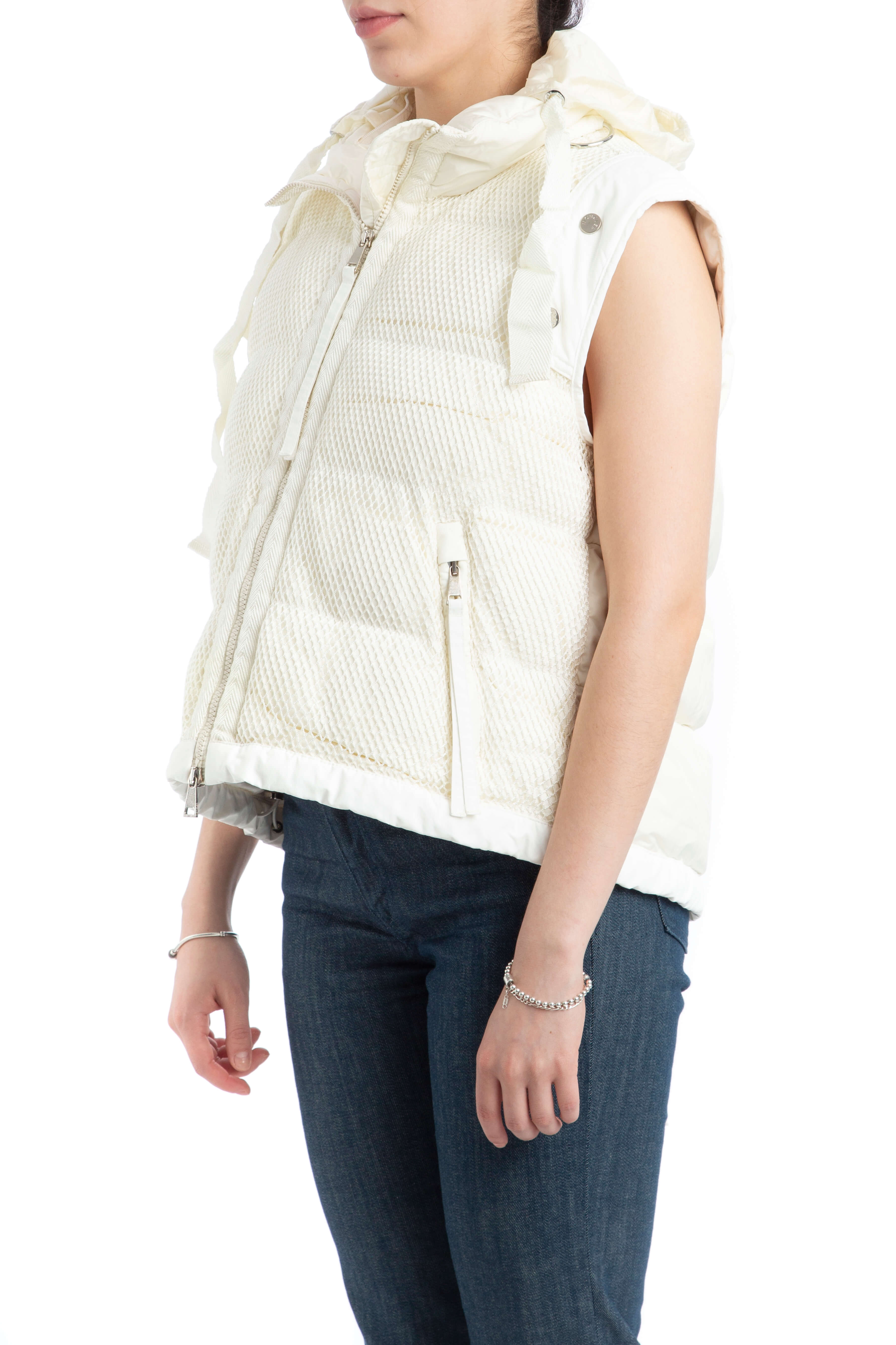 Moncler, Talla S
