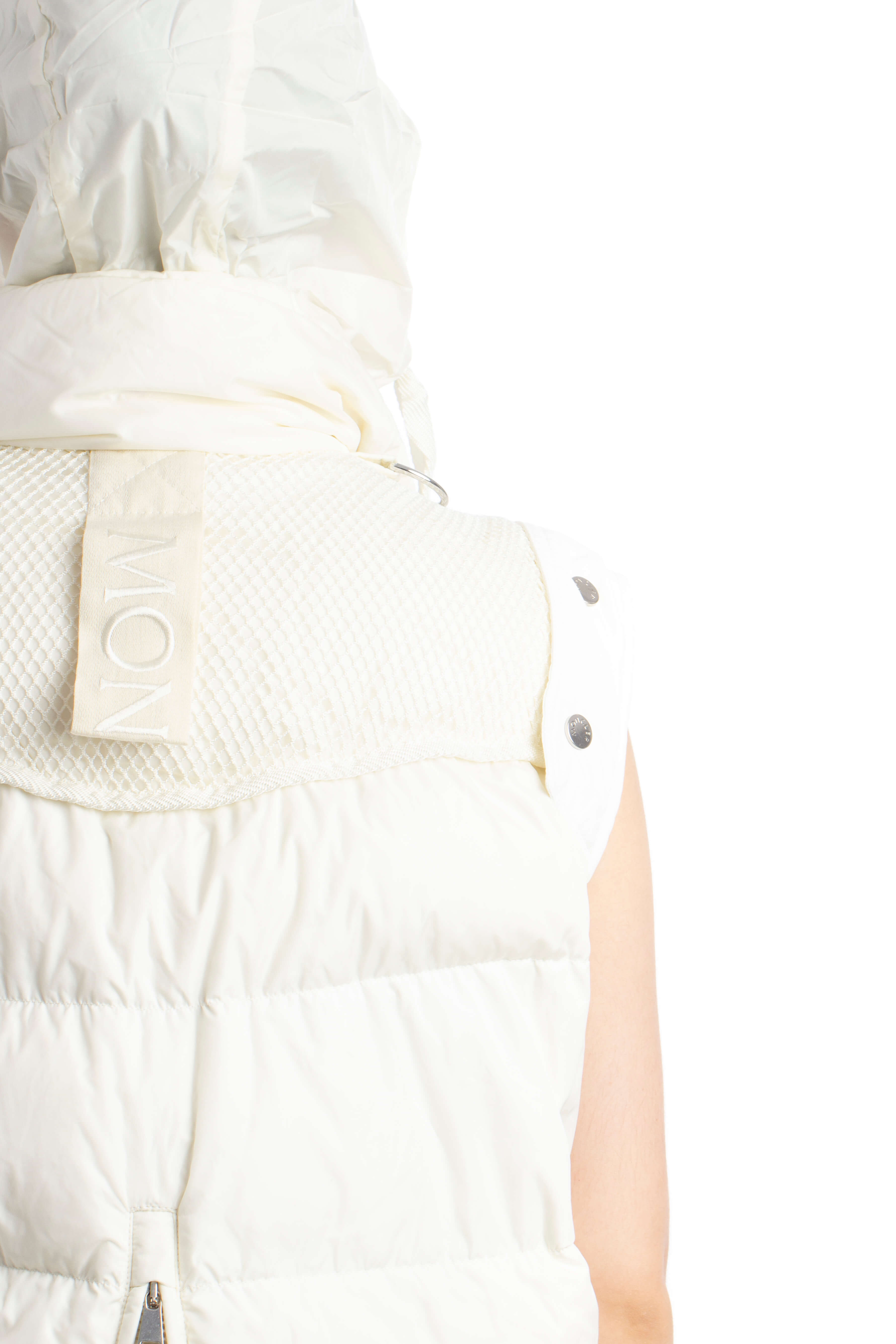 Moncler, Talla S