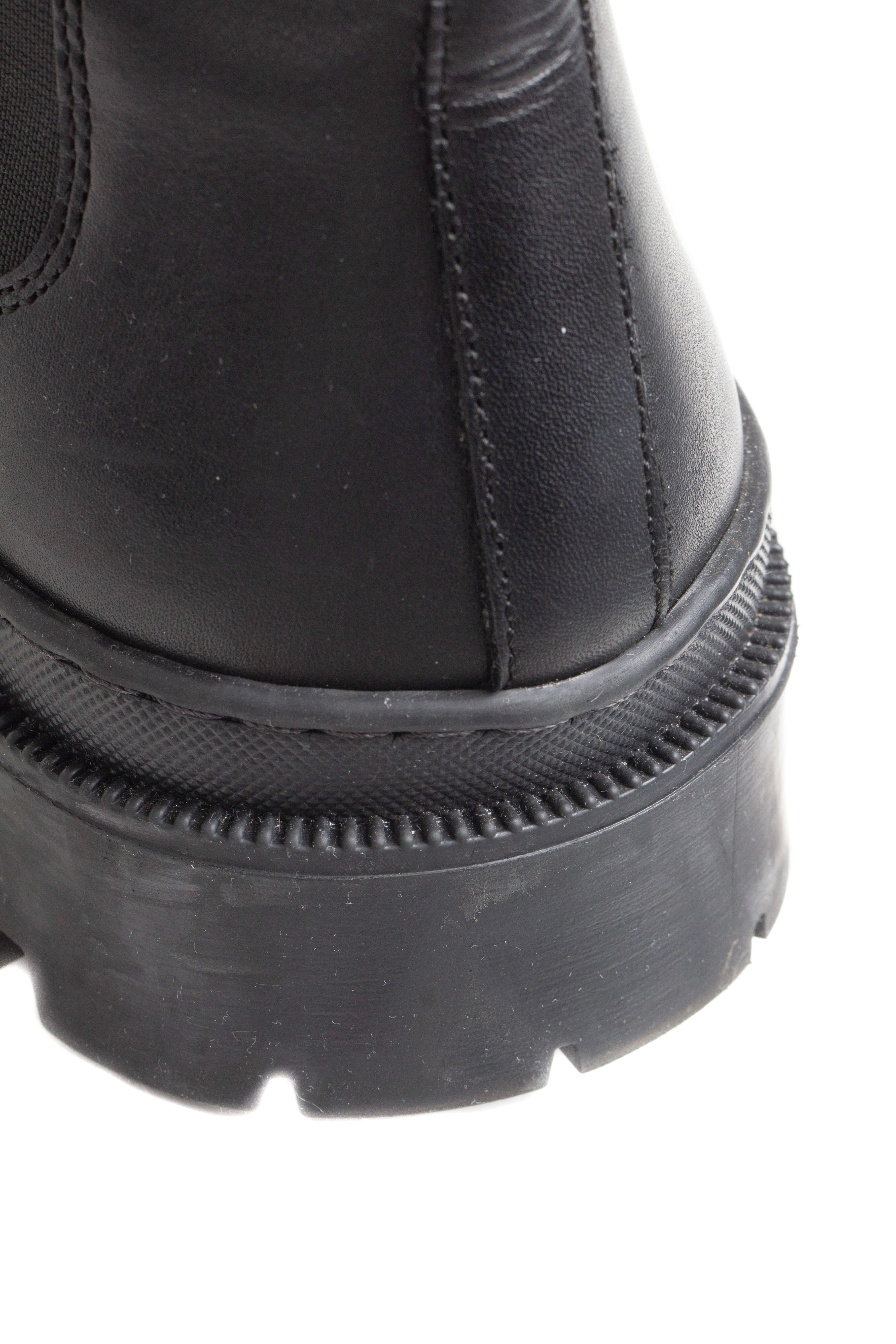 Aldo, Talla 10