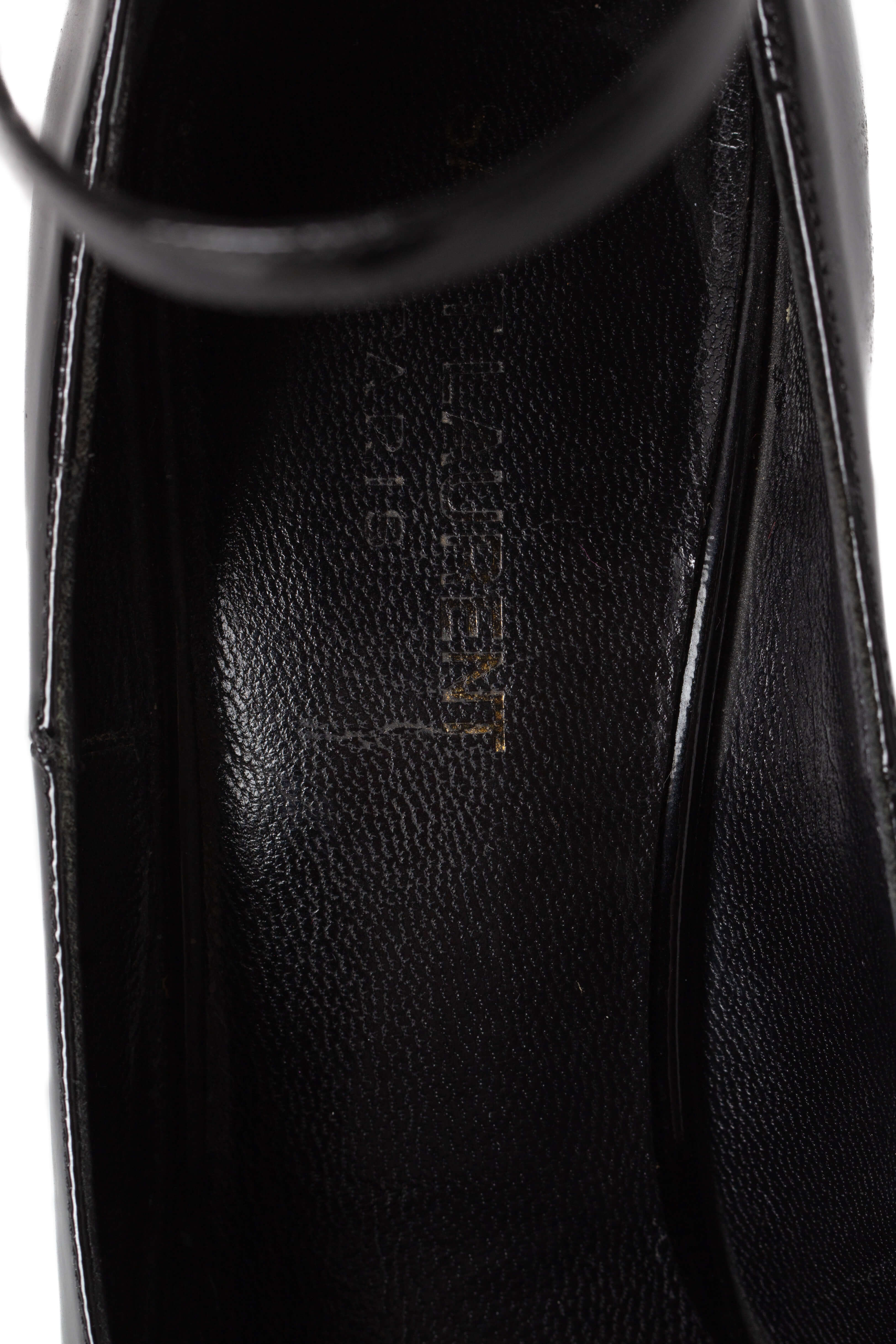 Yves Saint Laurent, talla 39