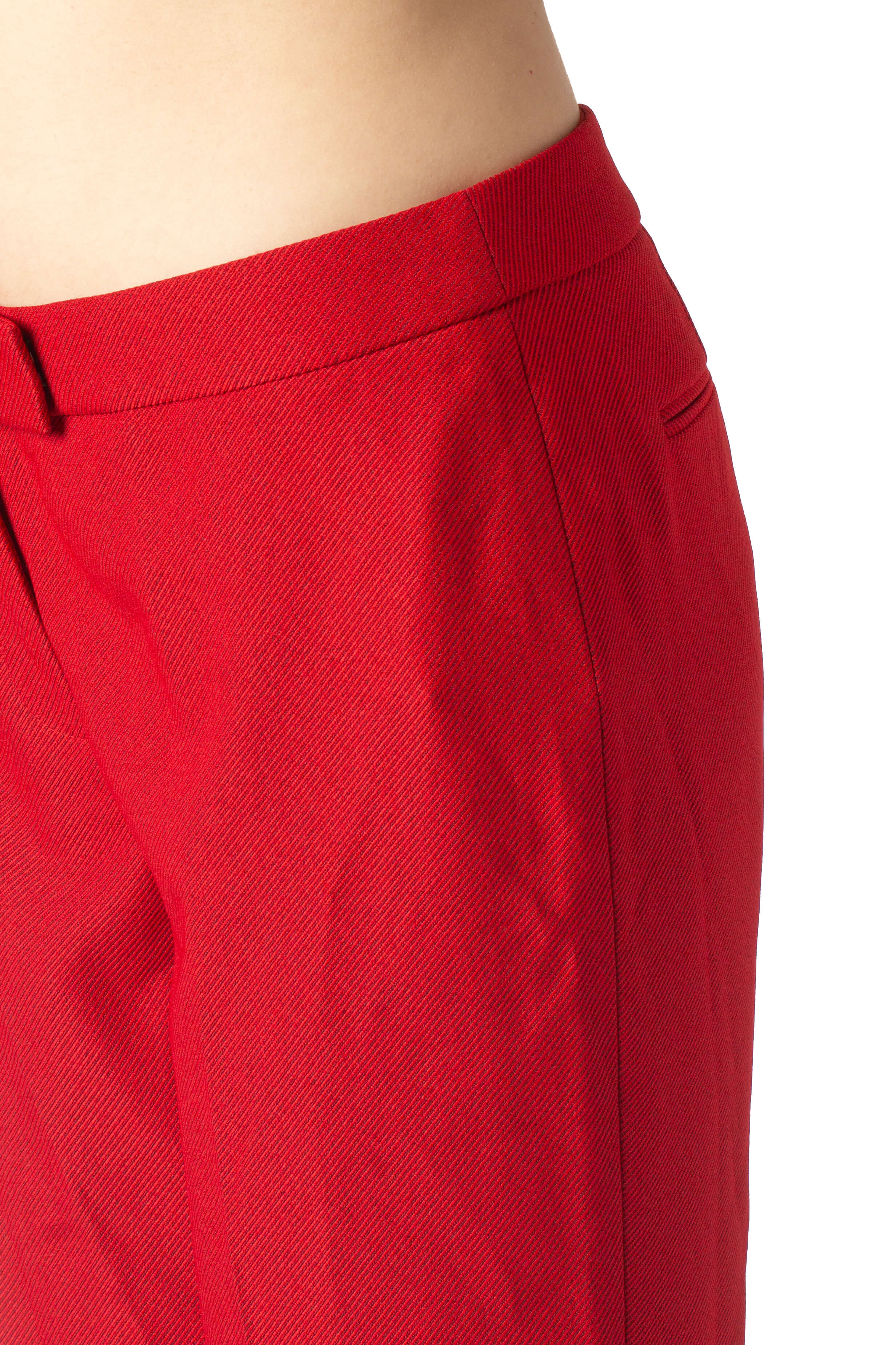 Anne Klein, Talla 4