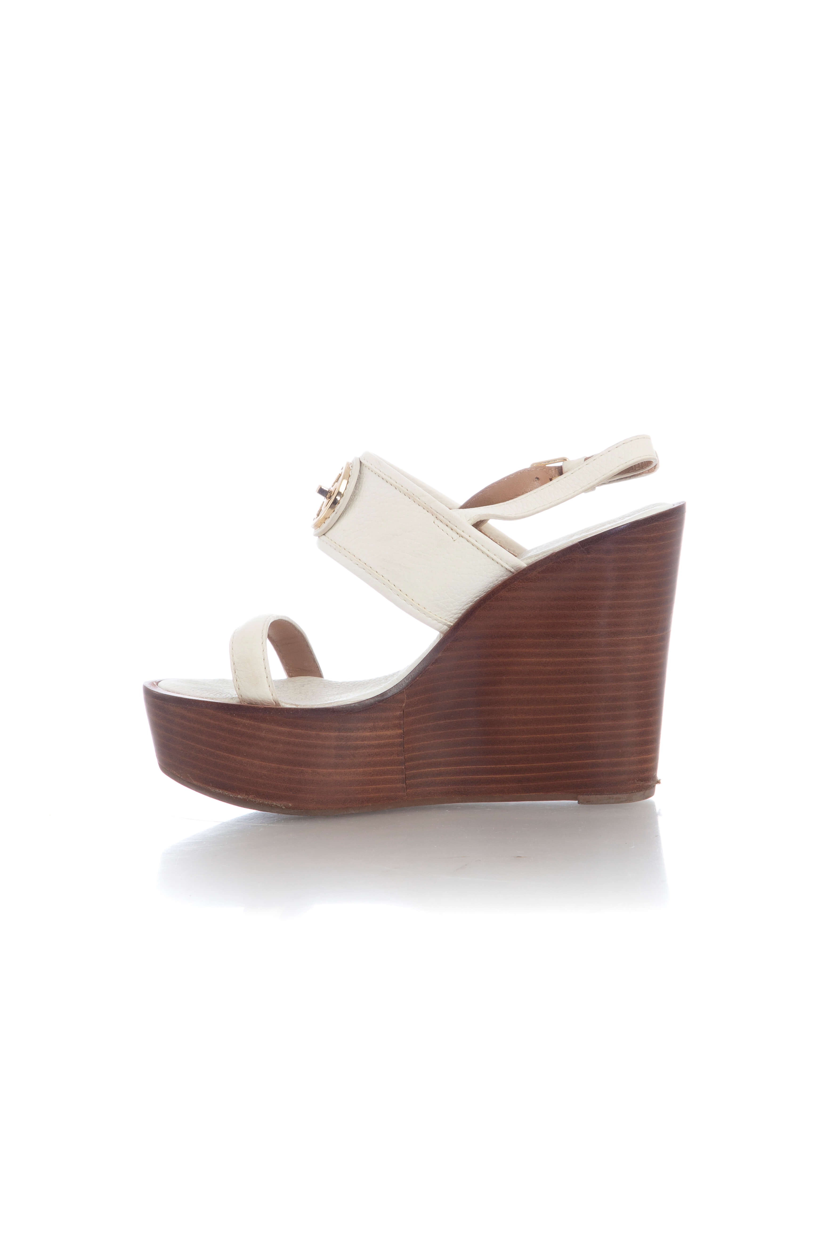 Tory Burch, Talla 9