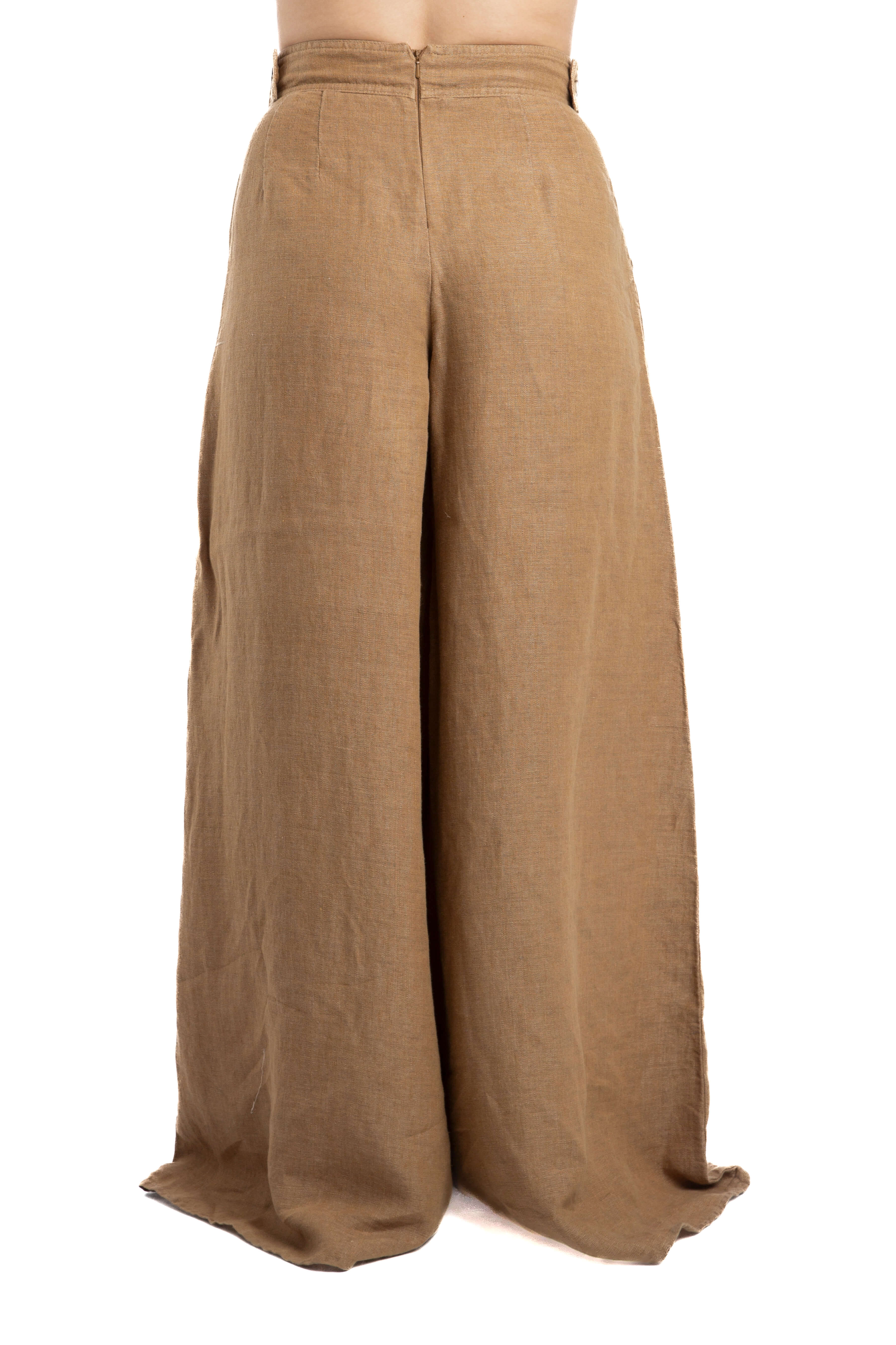 Banana Republic, Talla 2