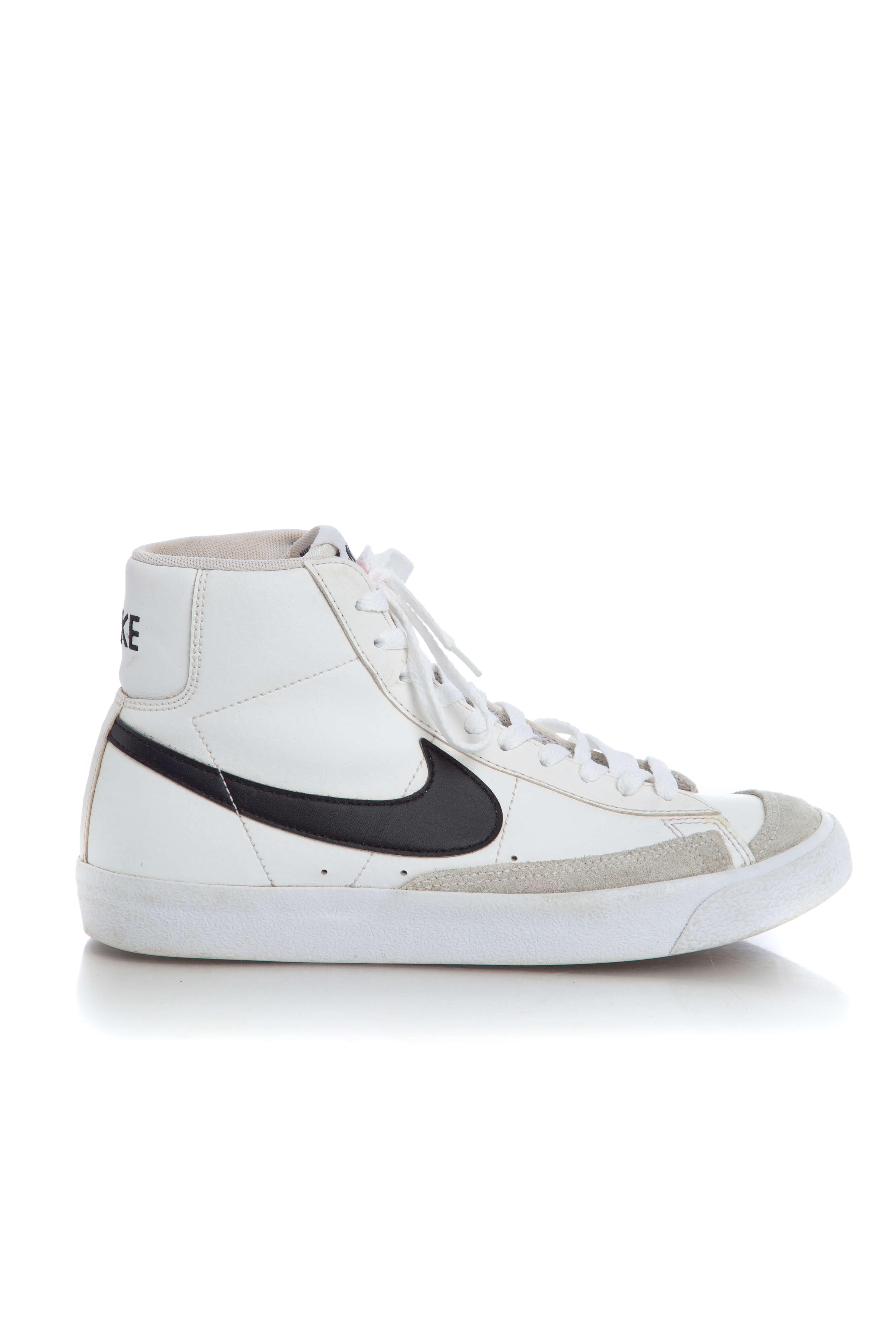 Nike, Talla 7