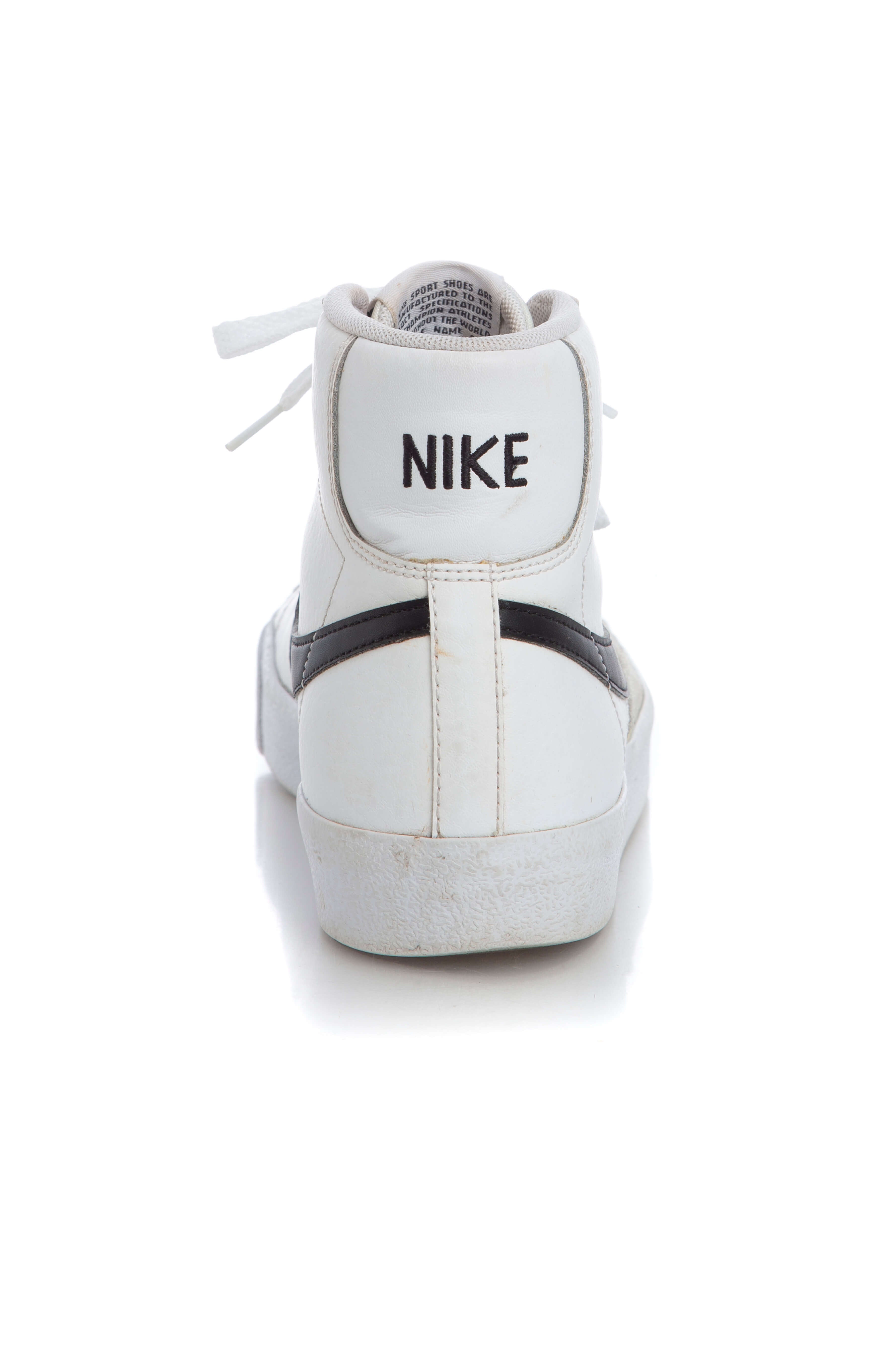 Nike, Talla 7