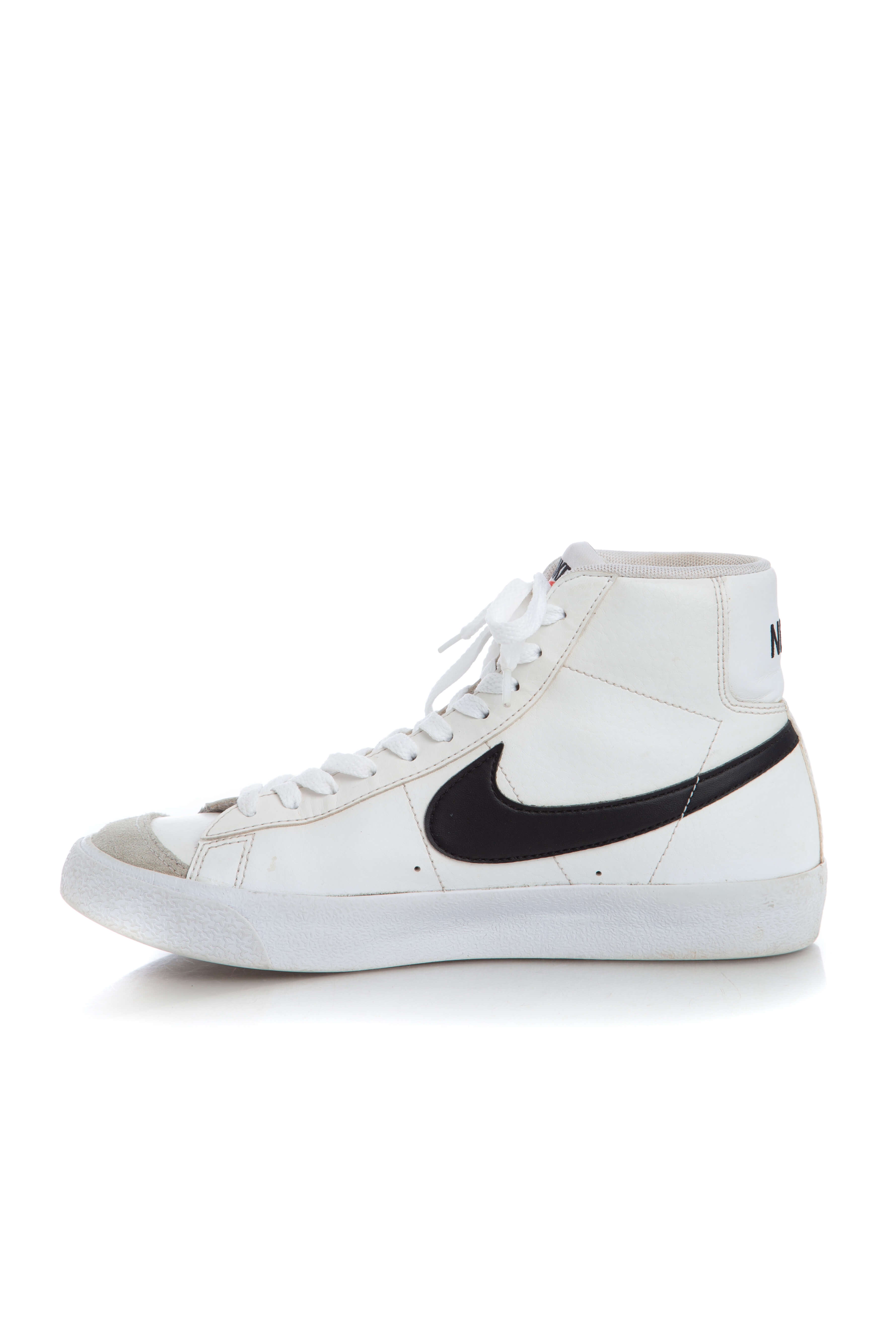 Nike, Talla 7