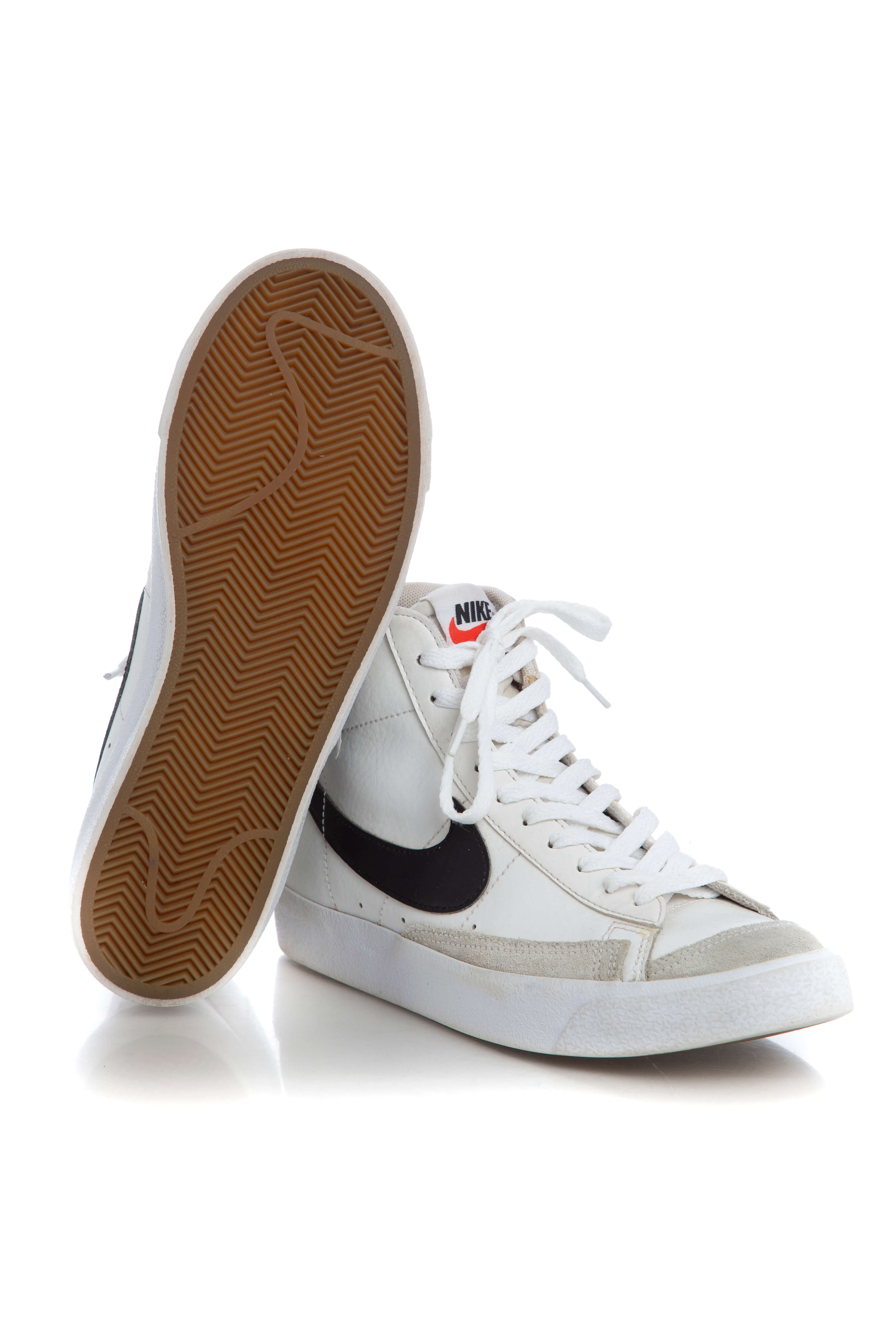 Nike, Talla 7