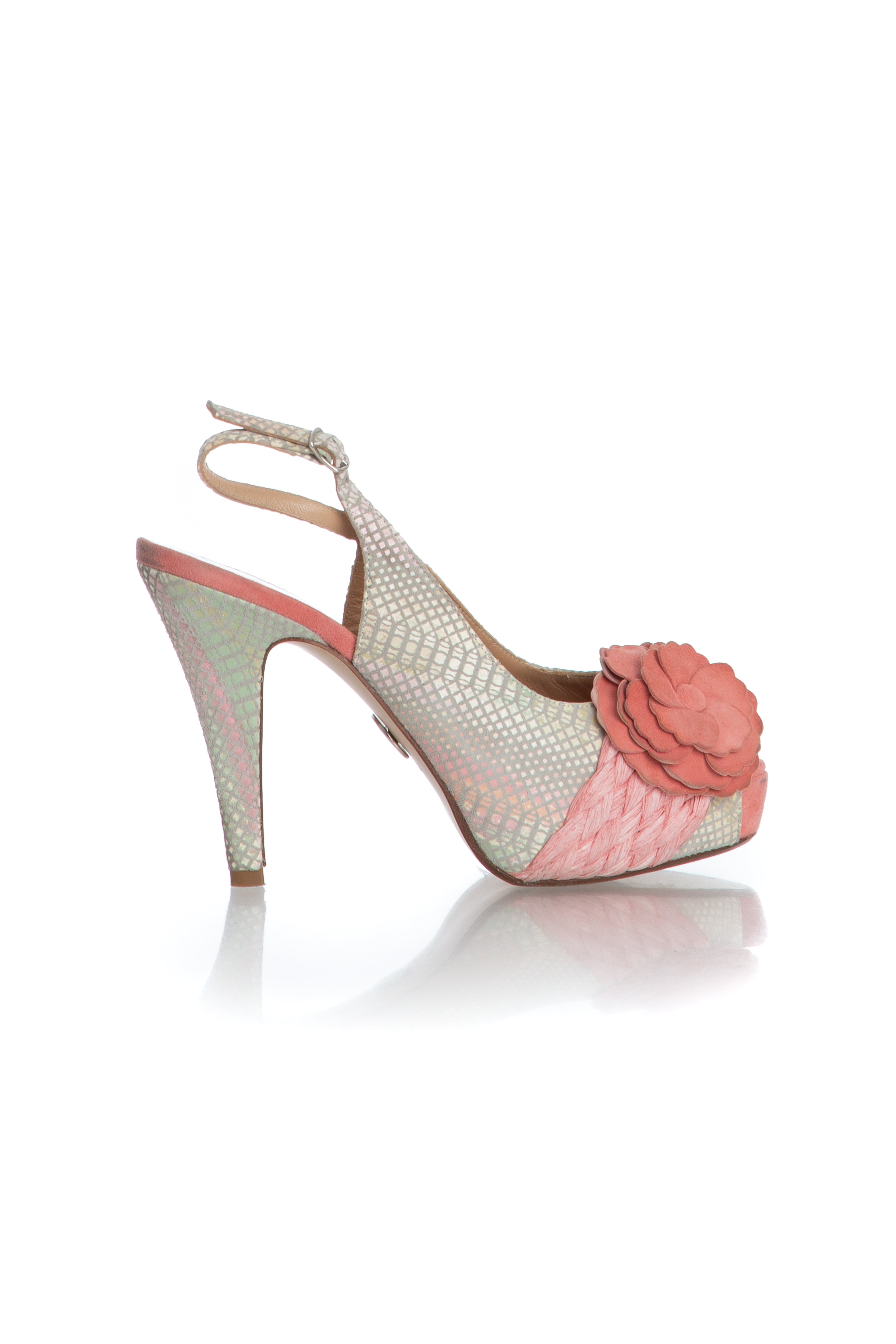 Stuart Weitzman, 8 USA