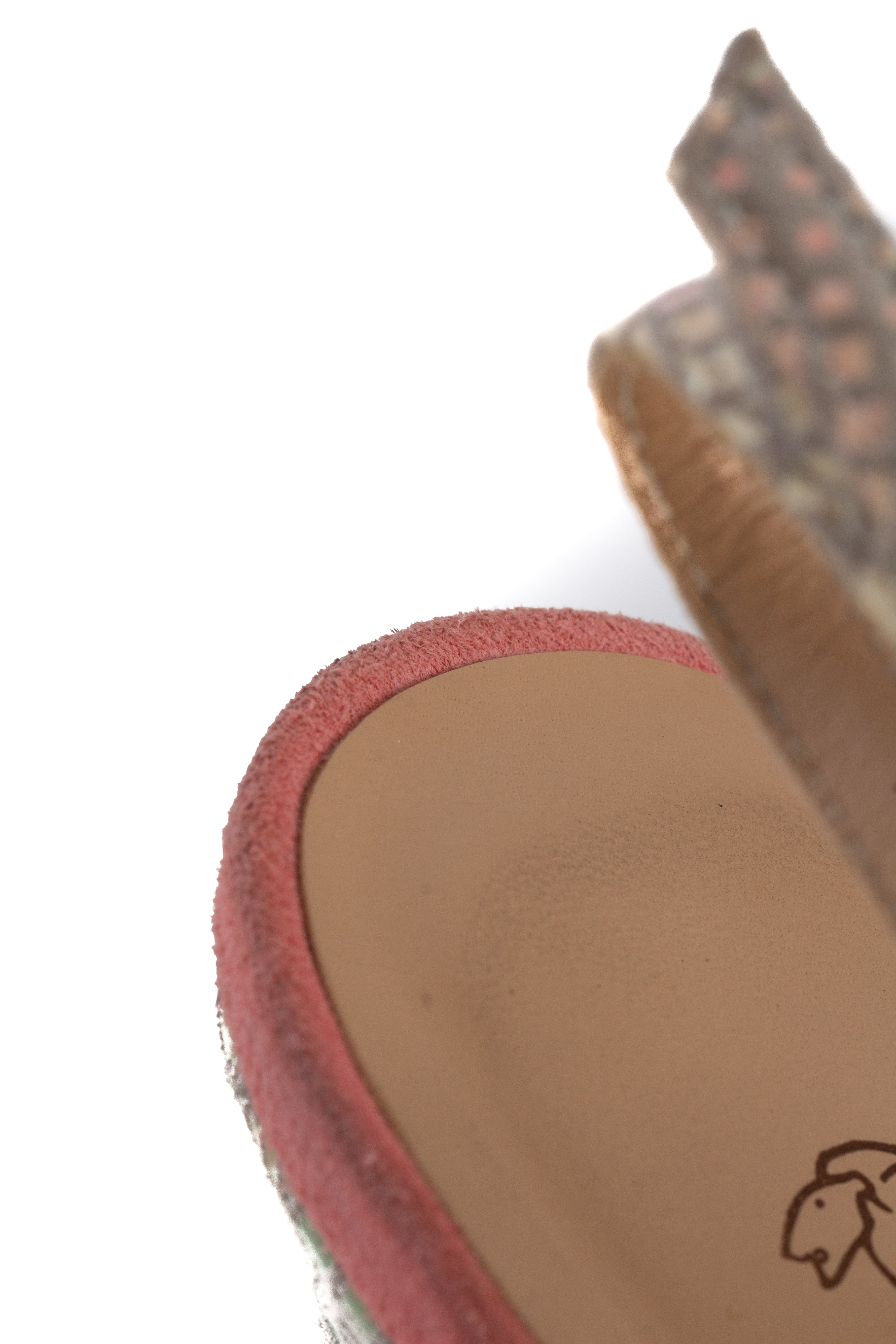 Stuart Weitzman, 8 USA