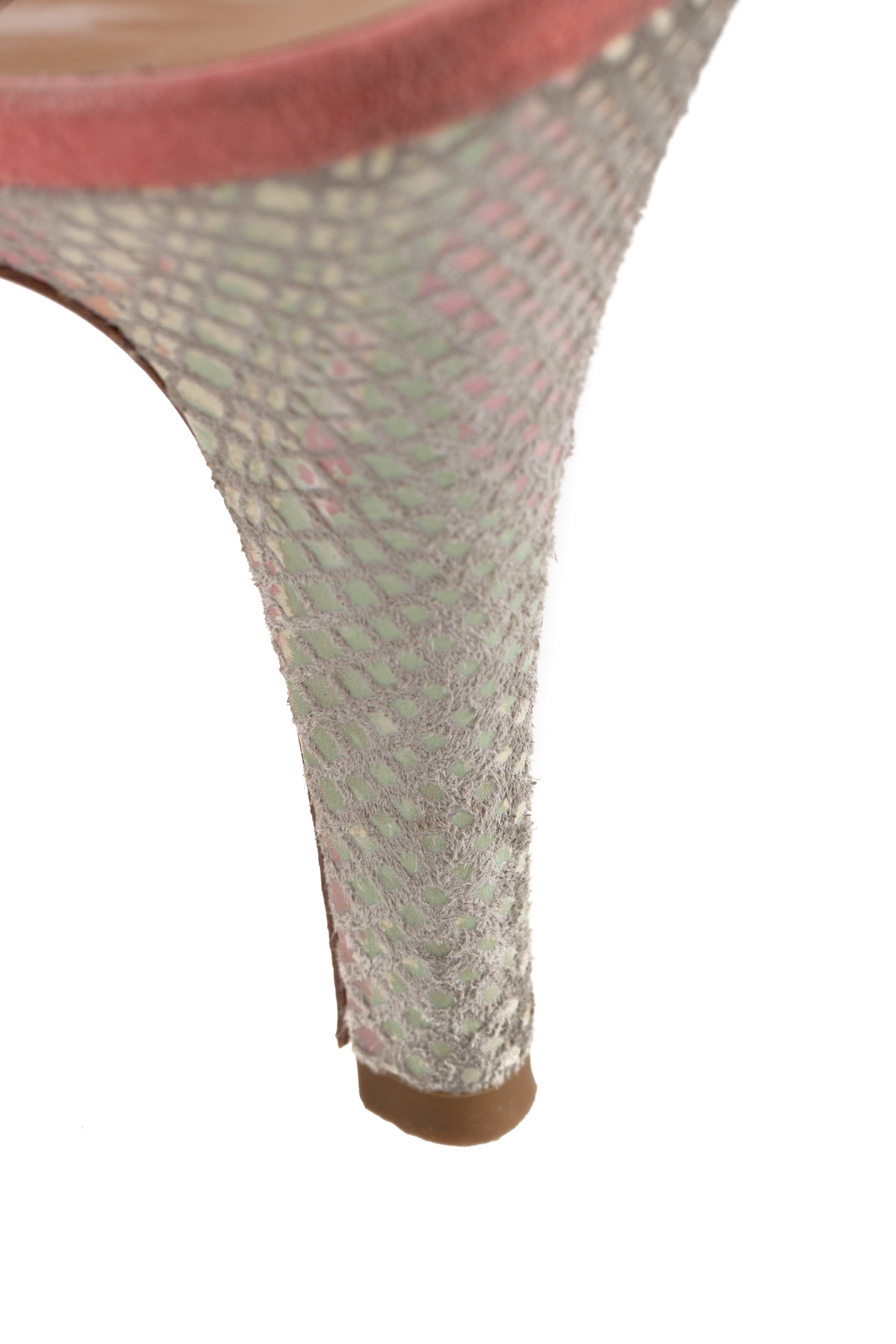 Stuart Weitzman, 8 USA