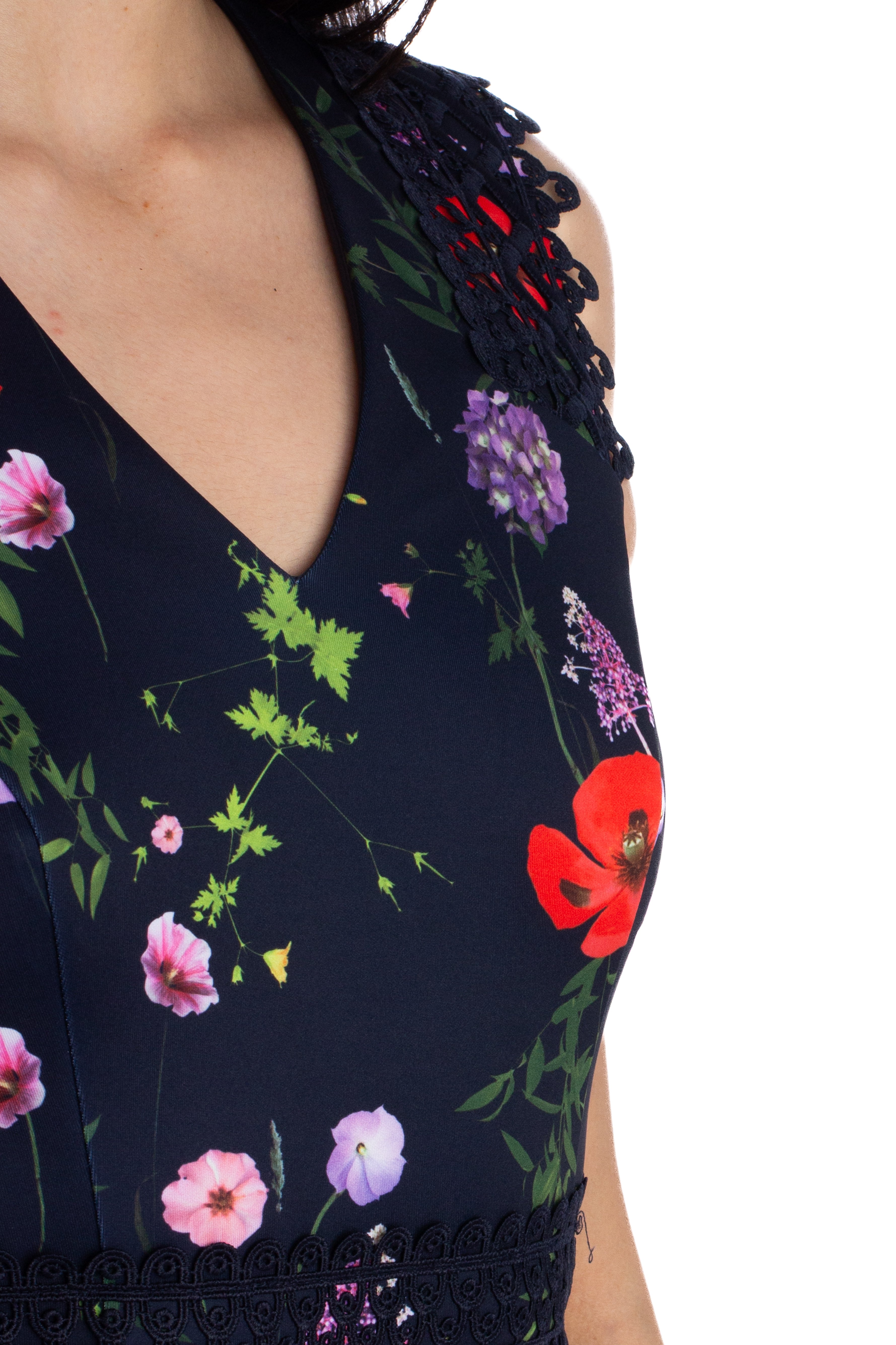 Ted Baker, Talla 0