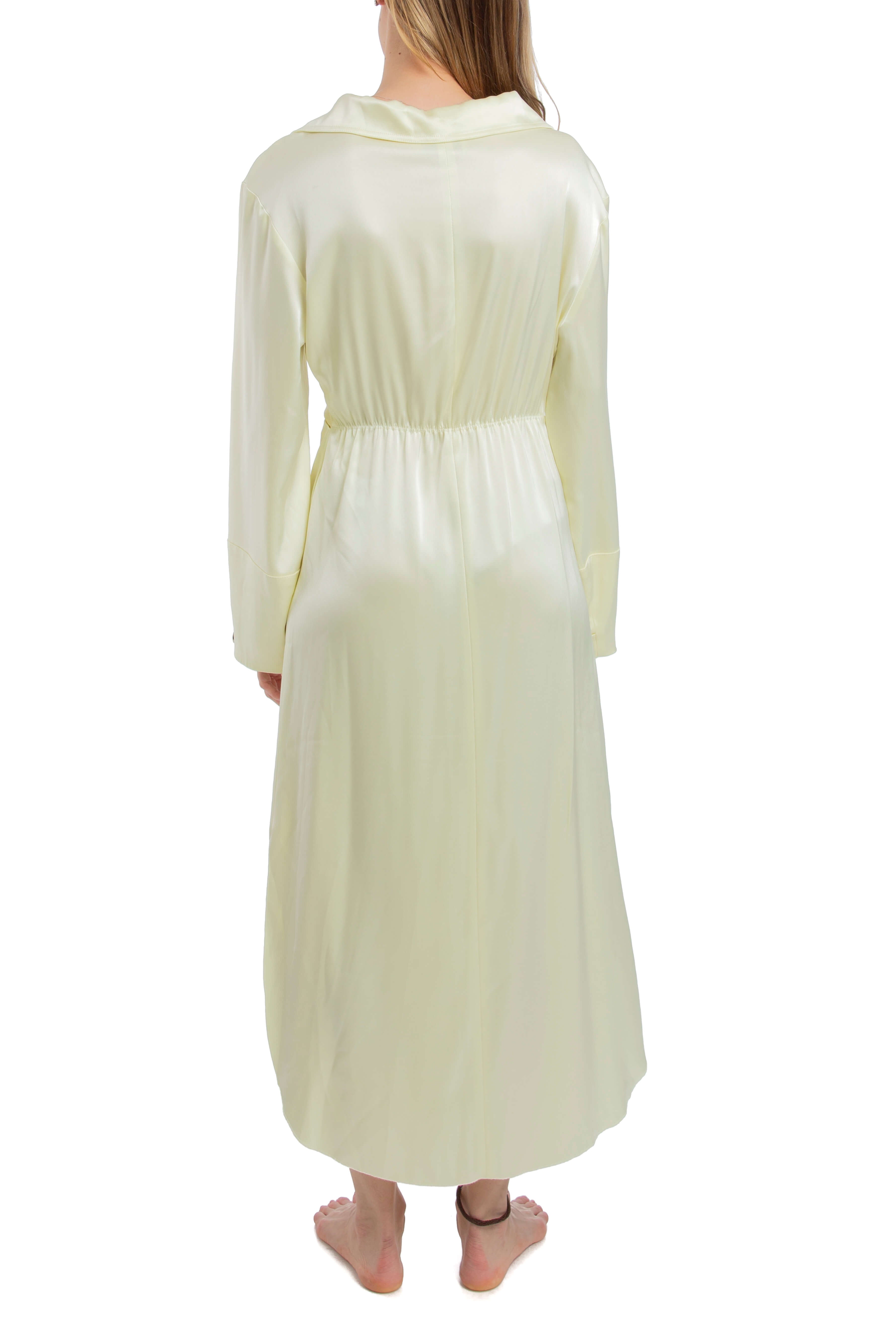 Nanushka, Talla S