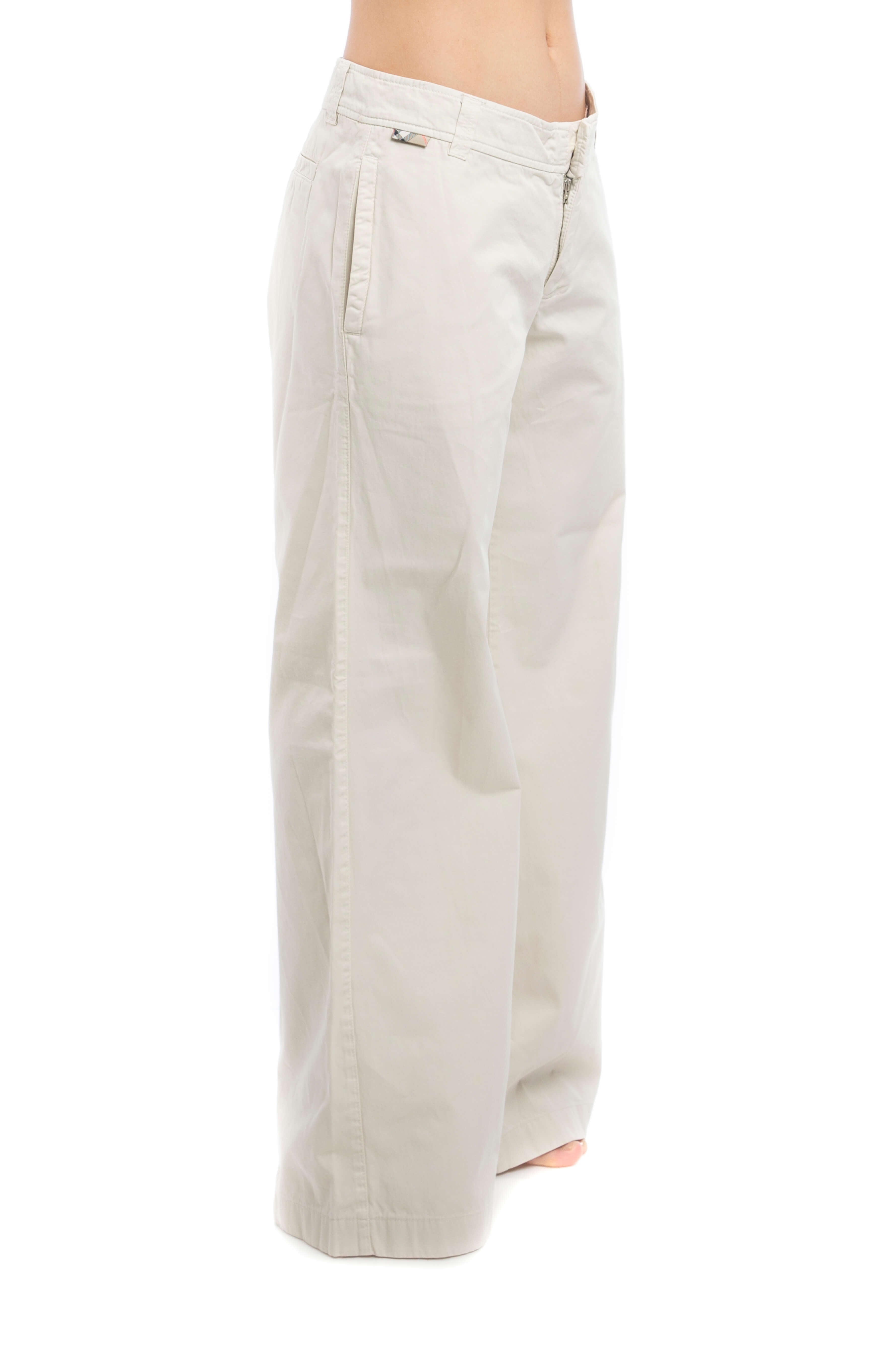 Burberry, Talla 4