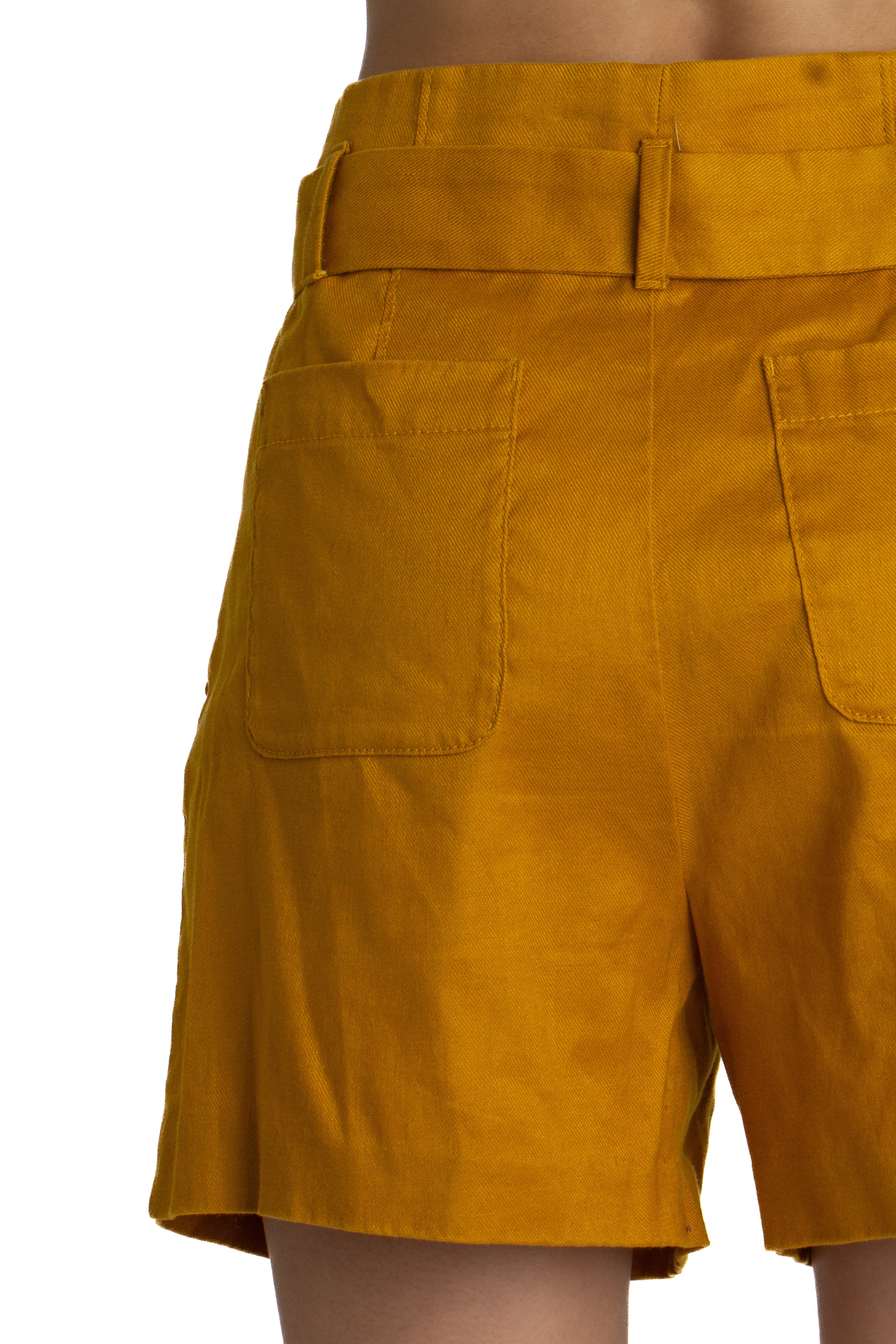 Banana Republic, Talla 4
