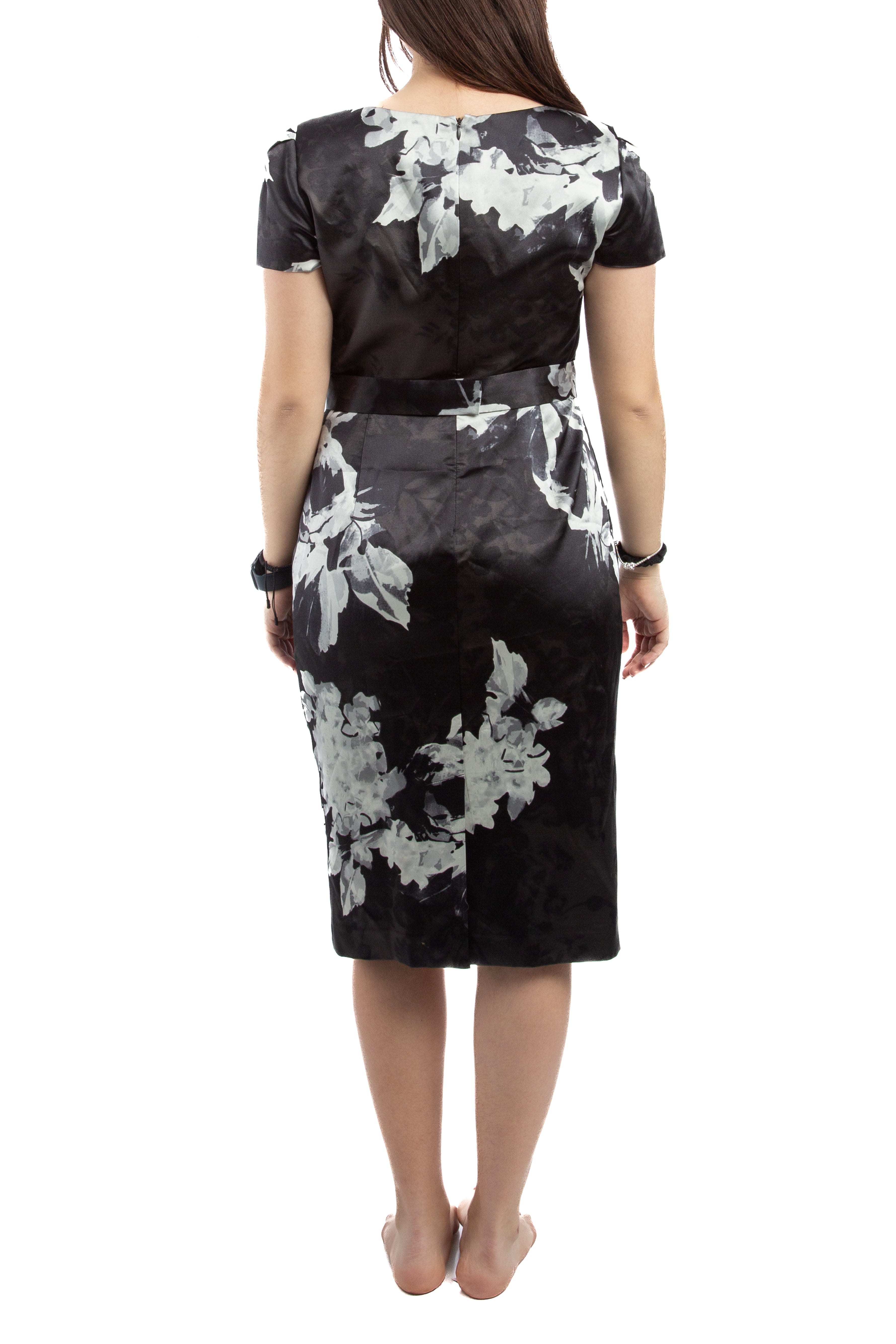 Tahari, Talla M