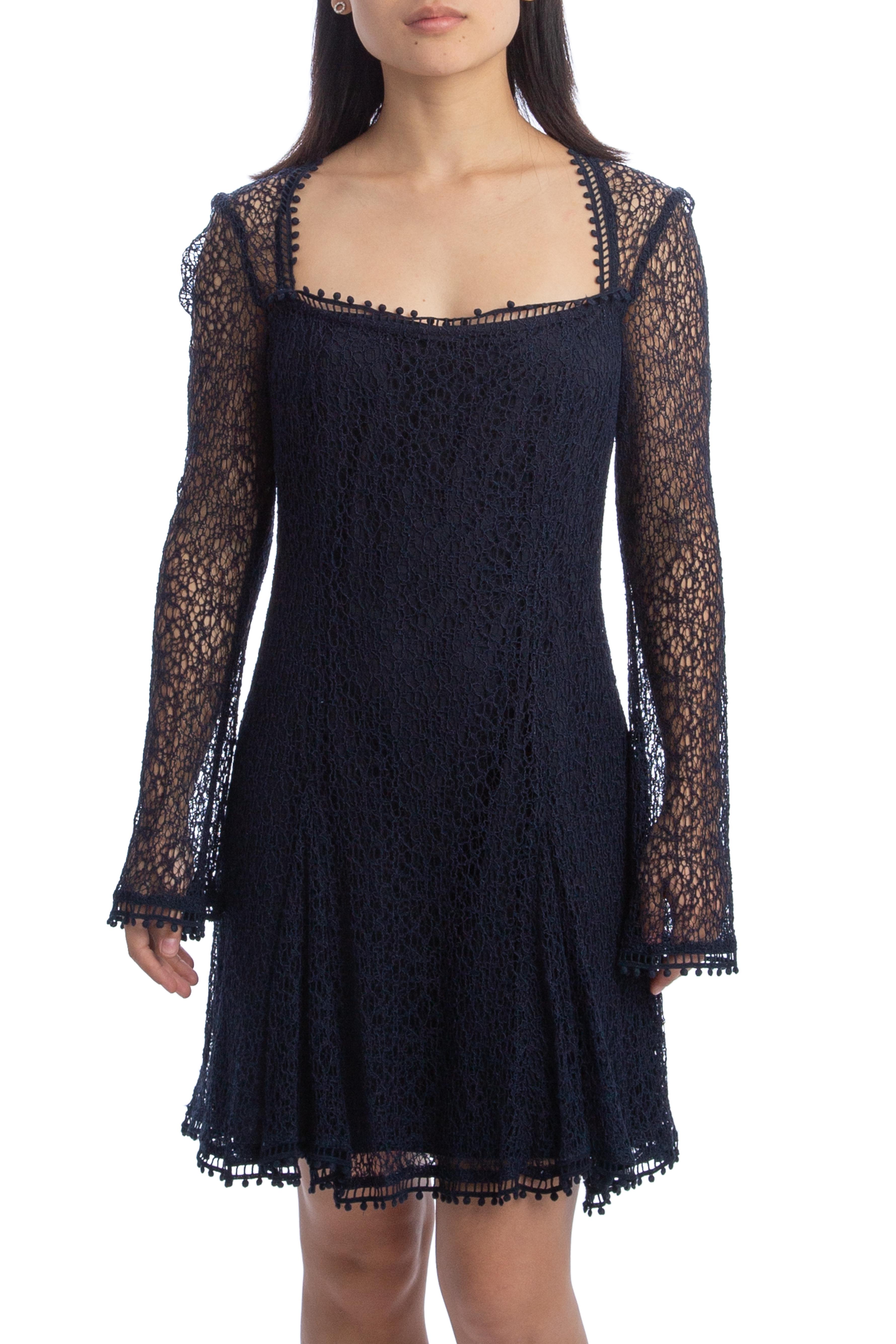 Nicholas, Talla S