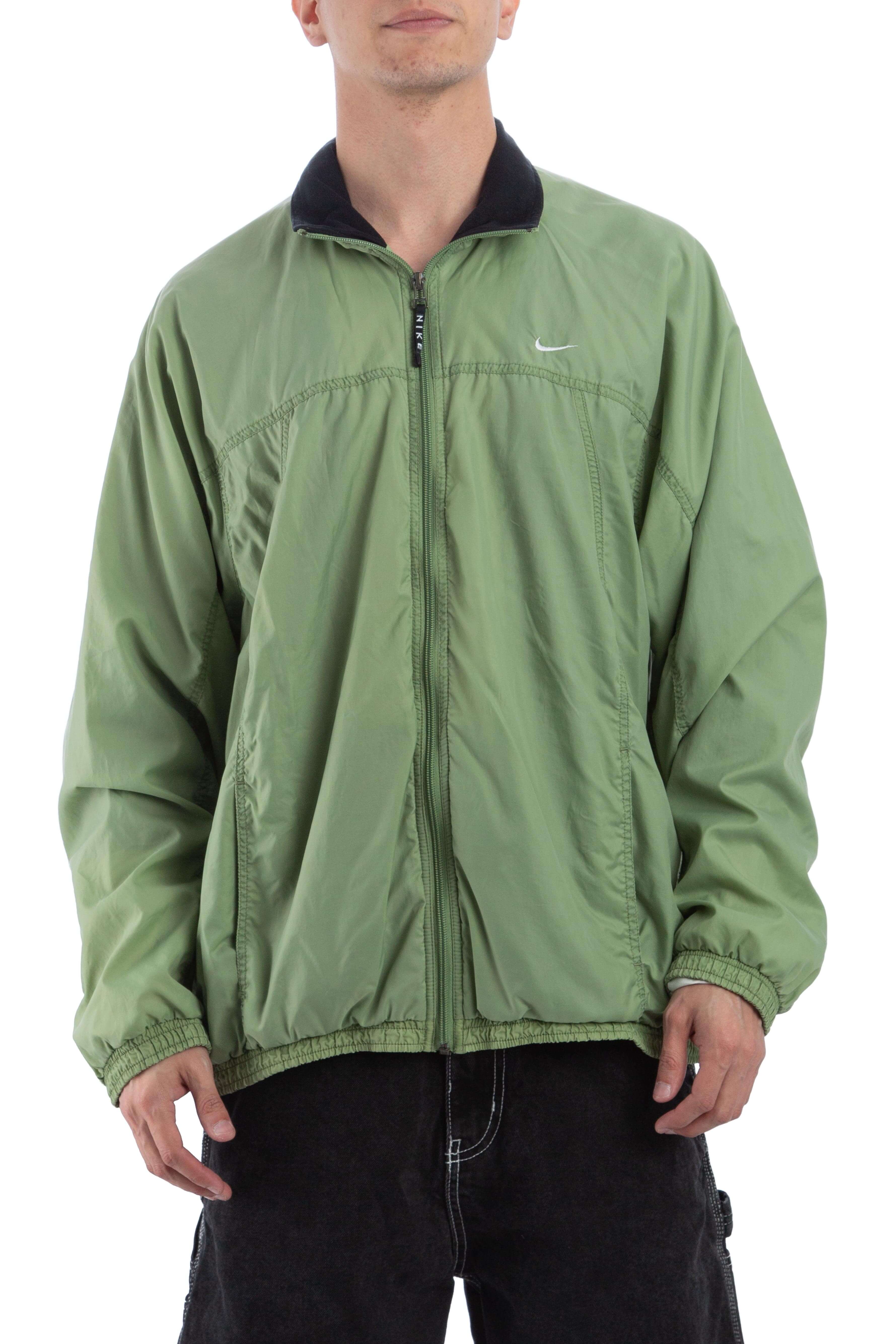 Nike, Talla L