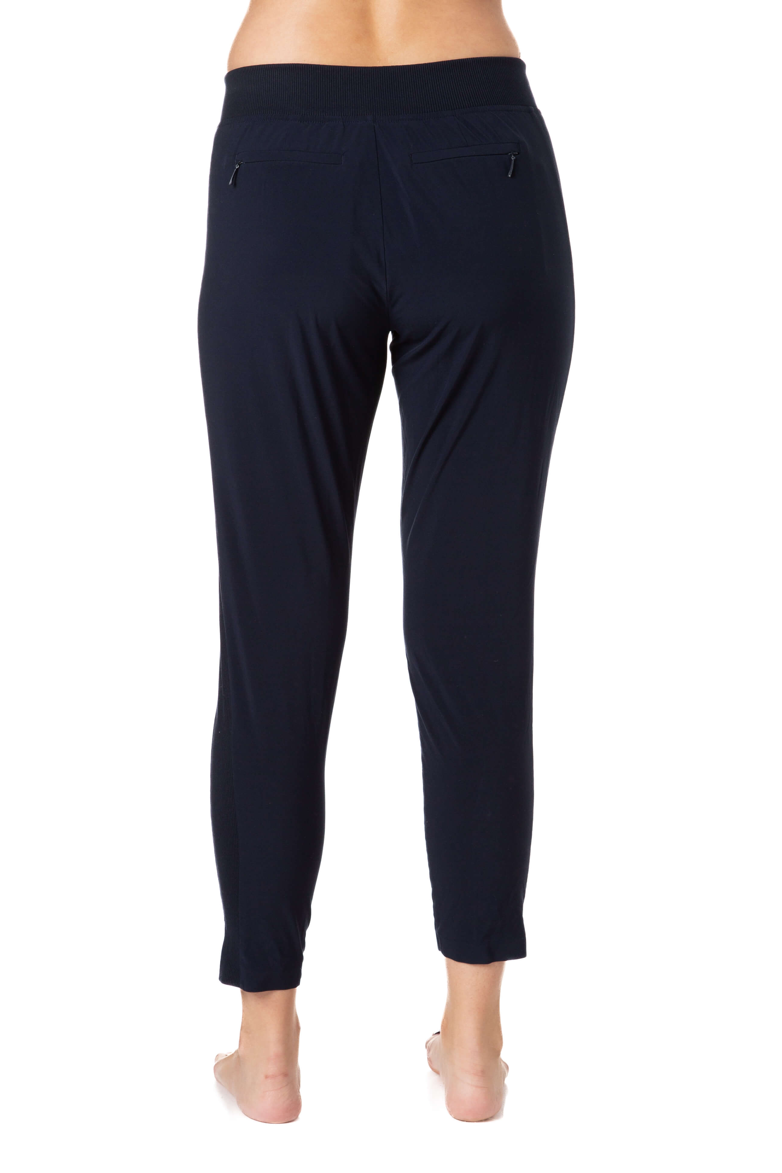 Athleta, Talla 2