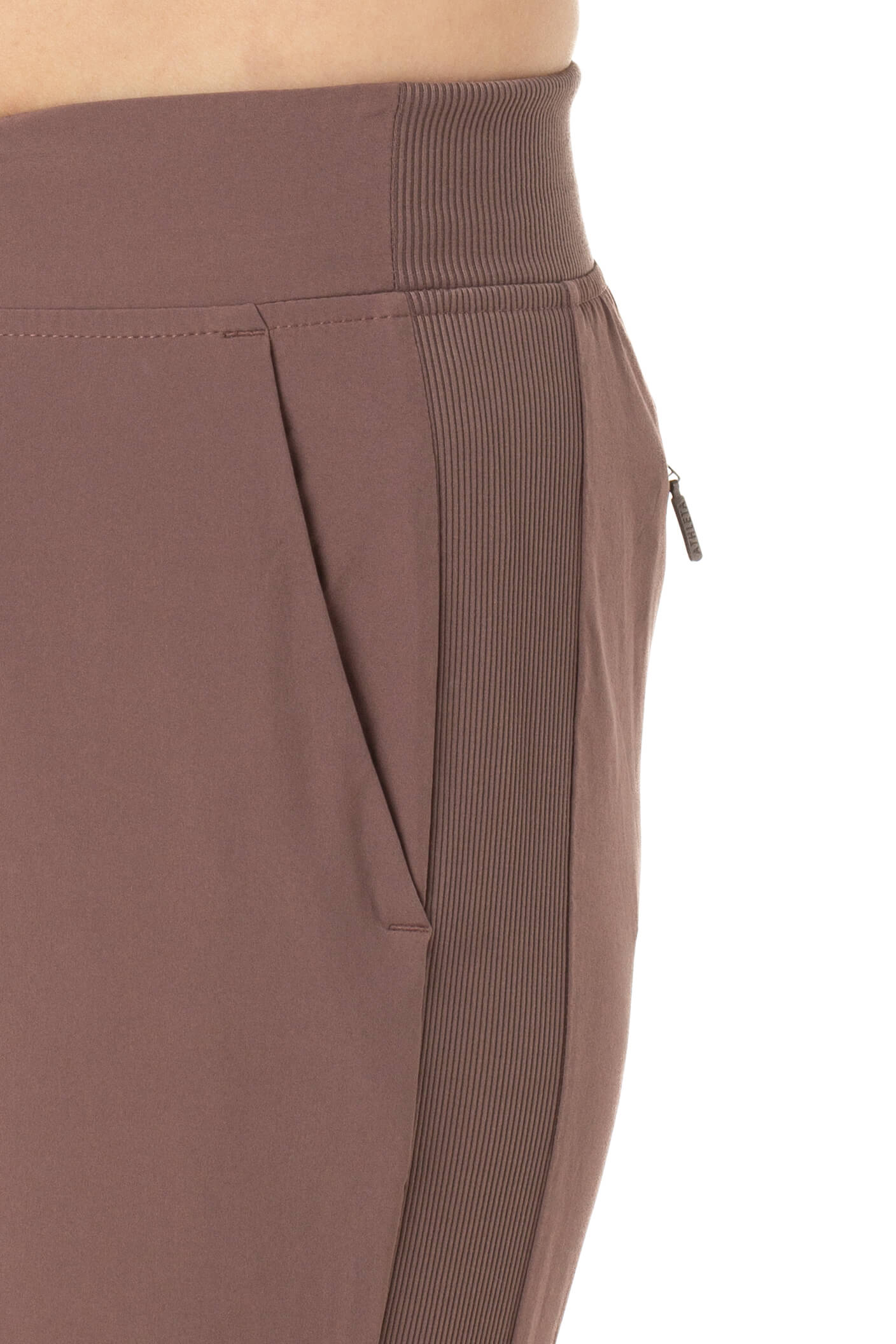 Athleta, Talla 2